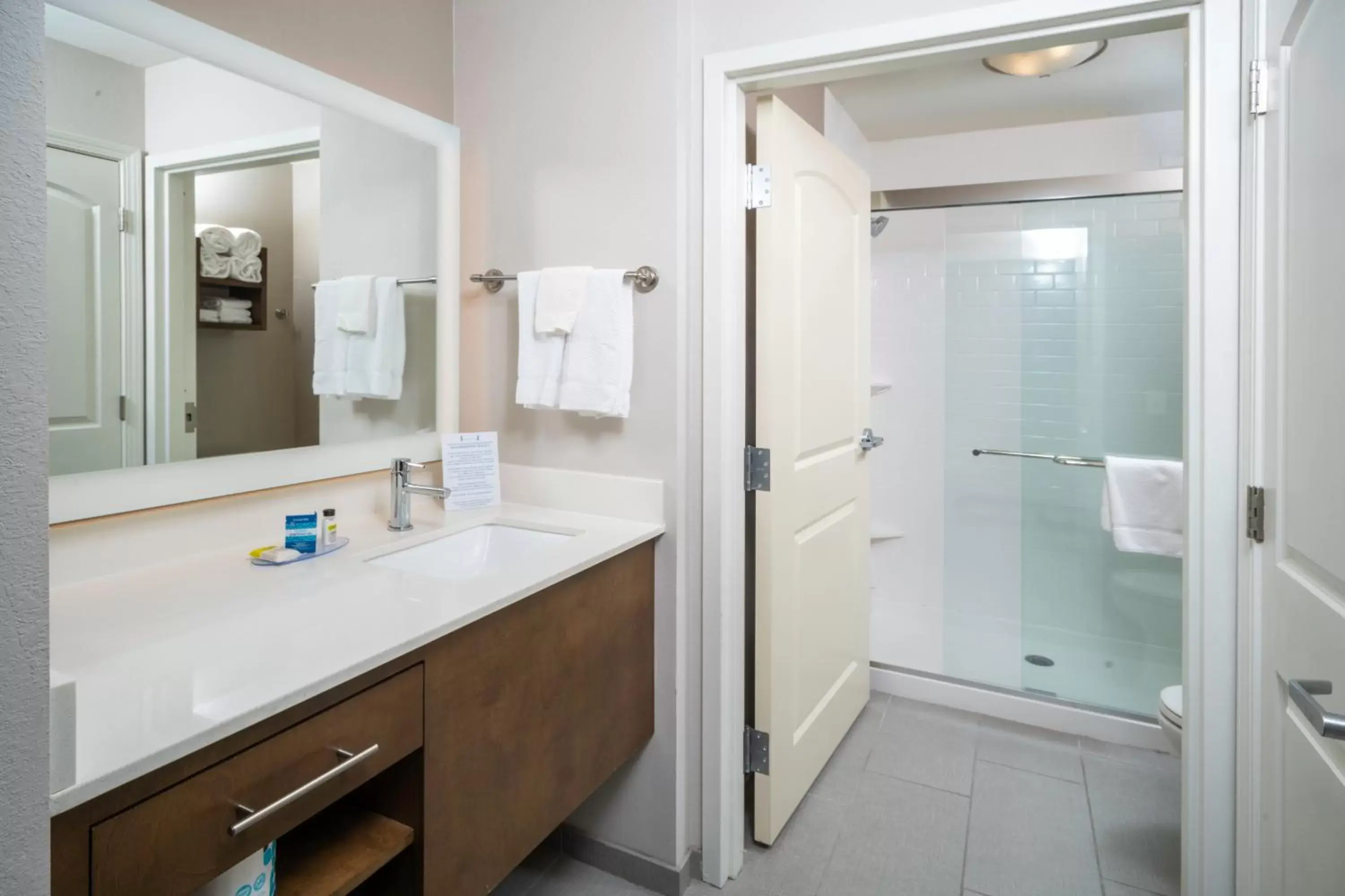 Two Bedroom Suite with One Queen Bed and Two Double Beds - Non-Smoking in Staybridge Suites - Summerville by IHG Two Bedroom Suite with One Queen Bed and Two Double Beds - Non-Smoking in Staybridge Suites - Summerville by IHG