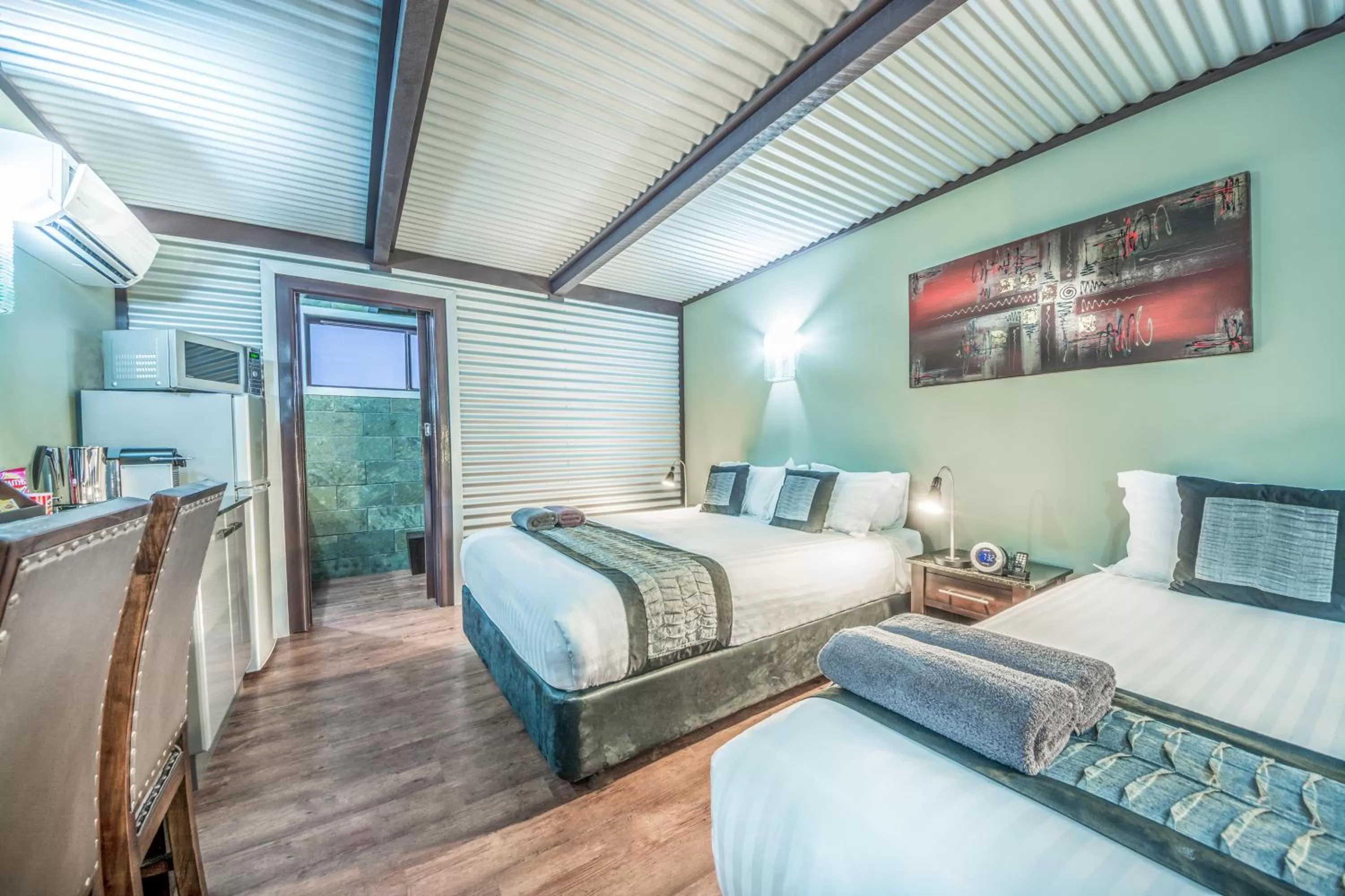 Photo of the whole room, Bed in Orbost Motel