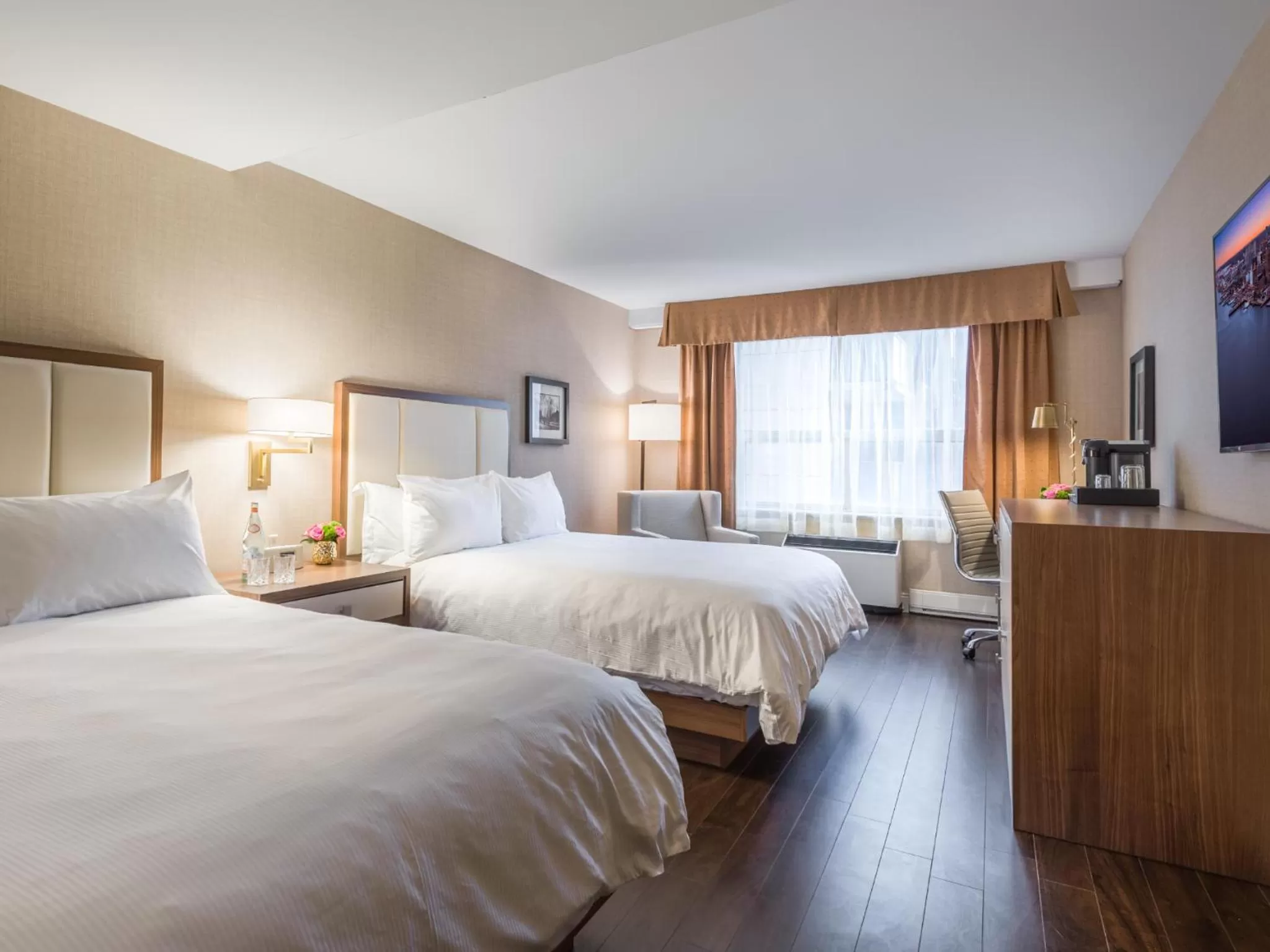 Bedroom, Bed in The Lord Nelson Hotel & Suites