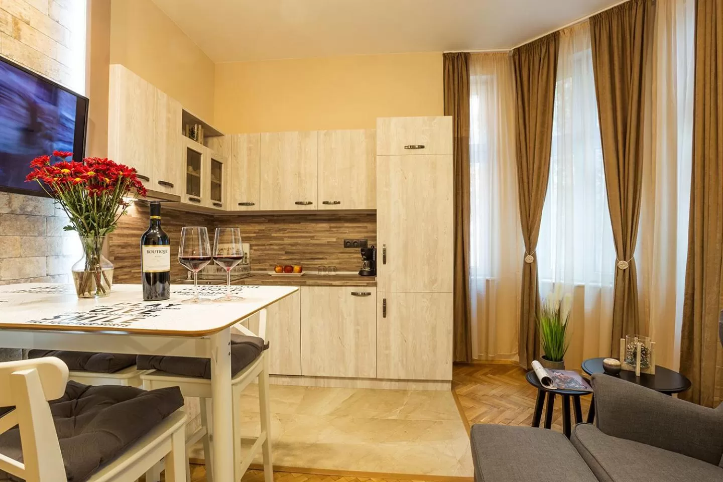 Kitchen or kitchenette in Sofia Place Hotel by HMG