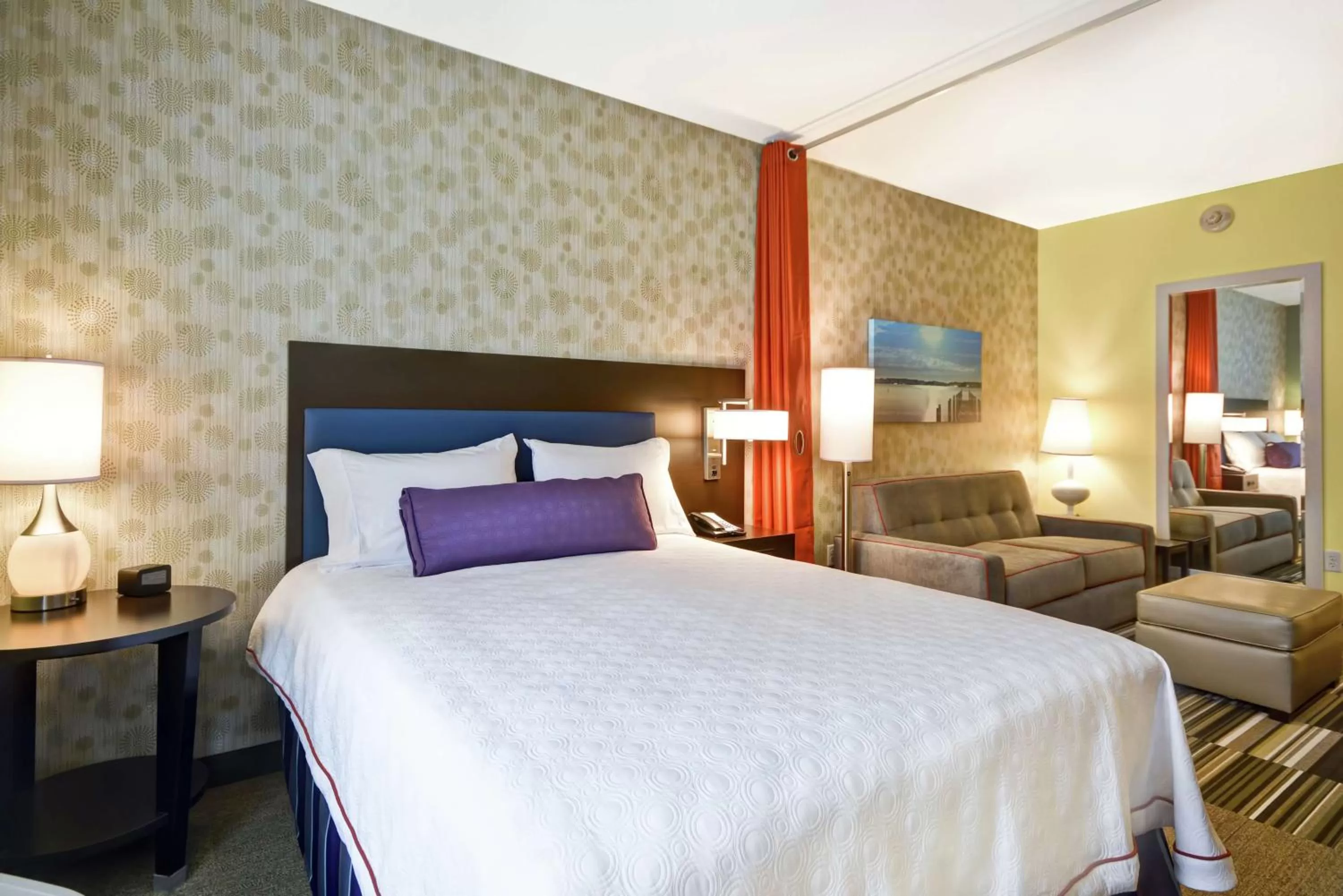 Living room, Bed in Home2 Suites By Hilton Minneapolis-Eden Prairie