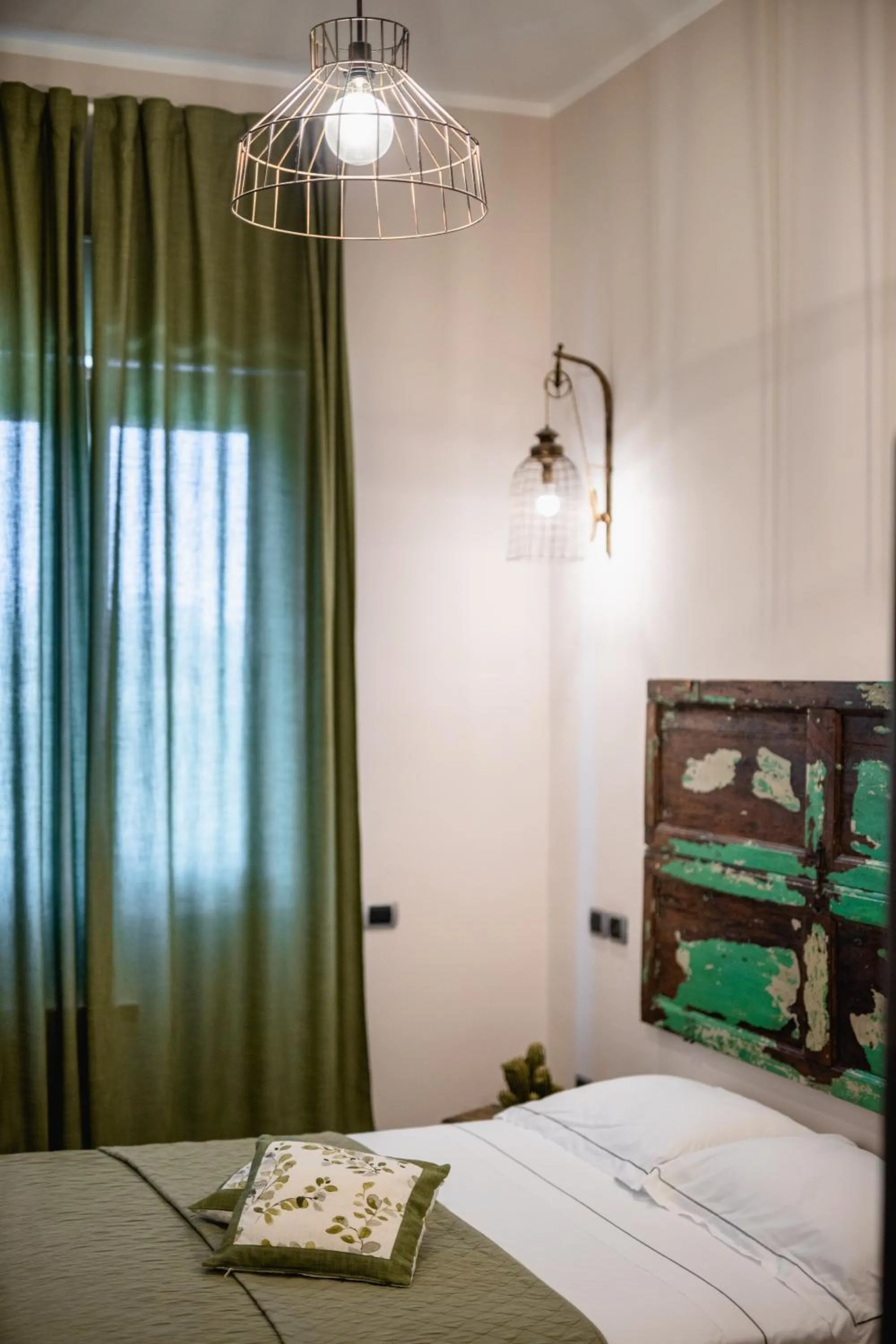 Bed in Love & Fama Hotel