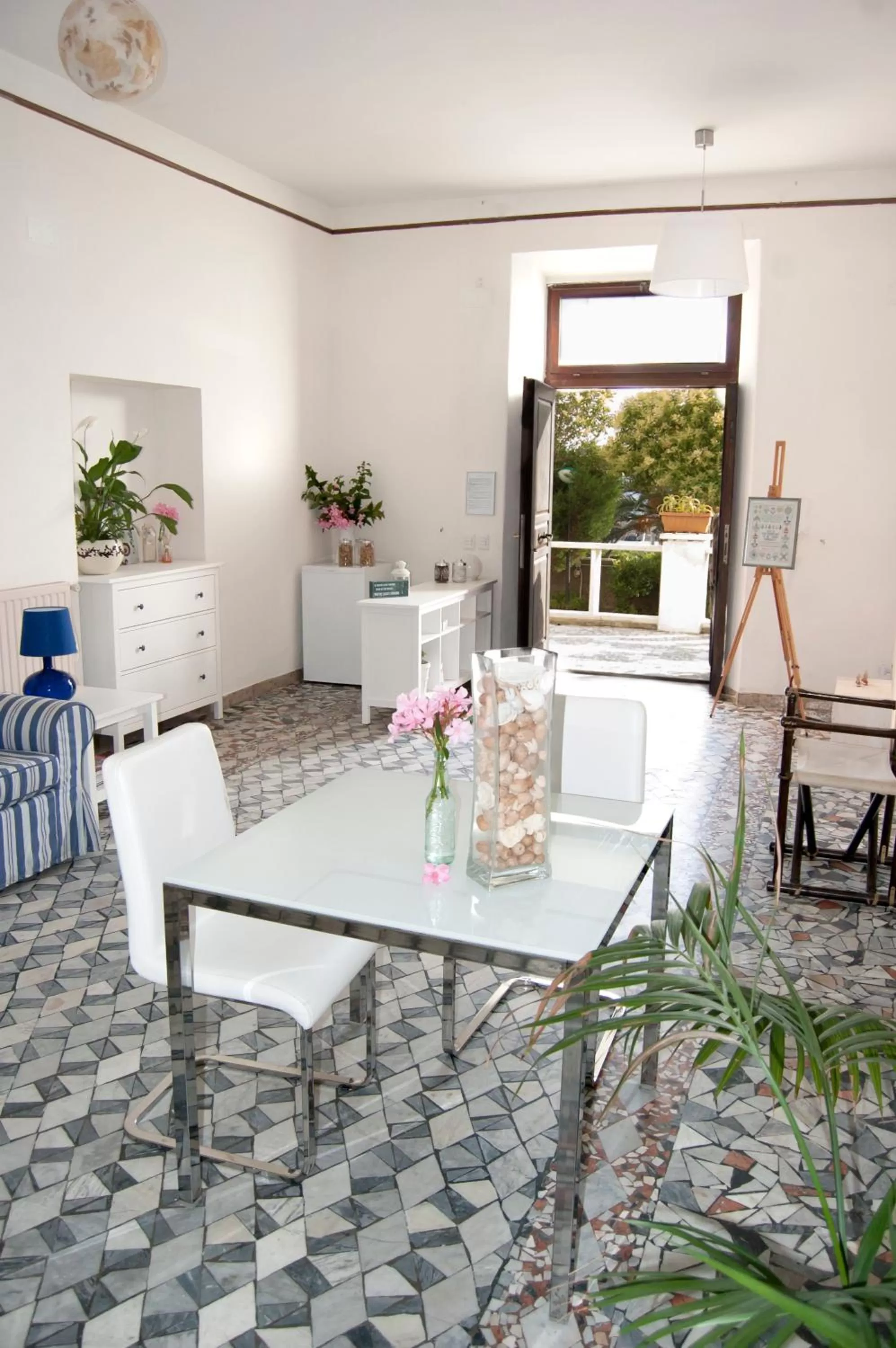 Day in Maison De Revel