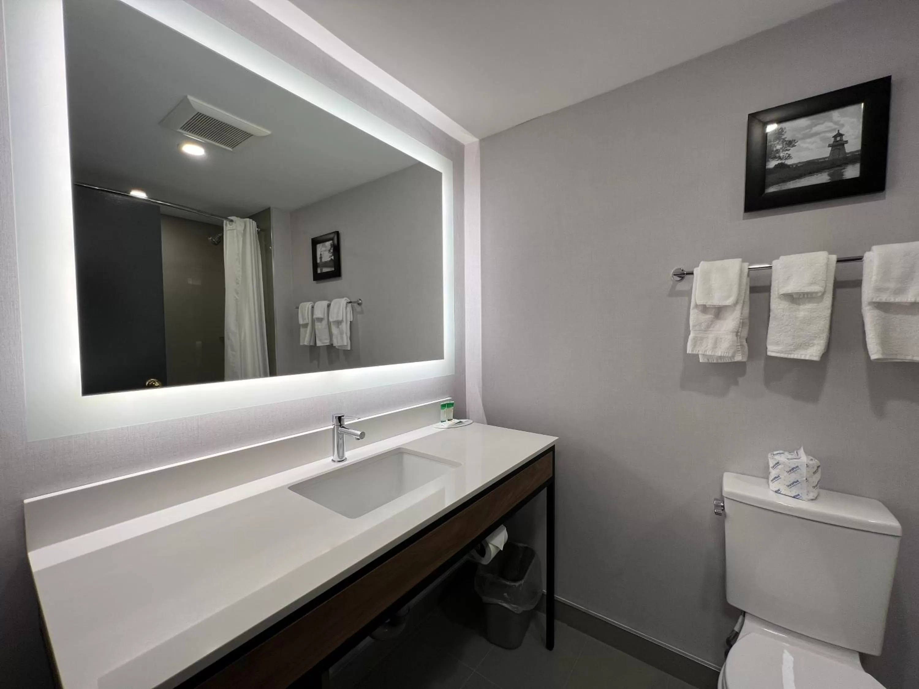 Bathroom in Super 8 by Wyndham Cornwall ON