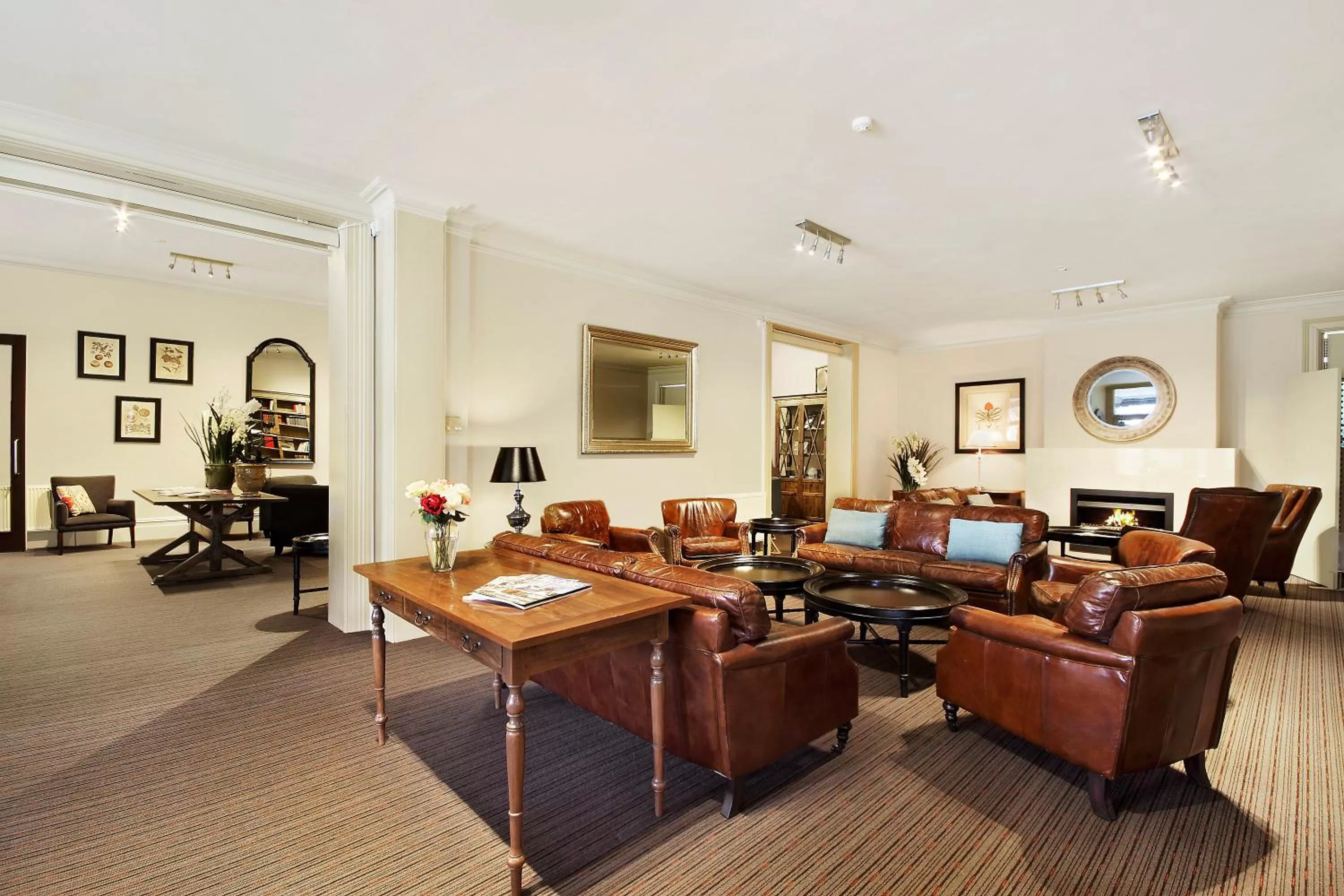 Communal lounge/ TV room in Peppers Craigieburn Resort