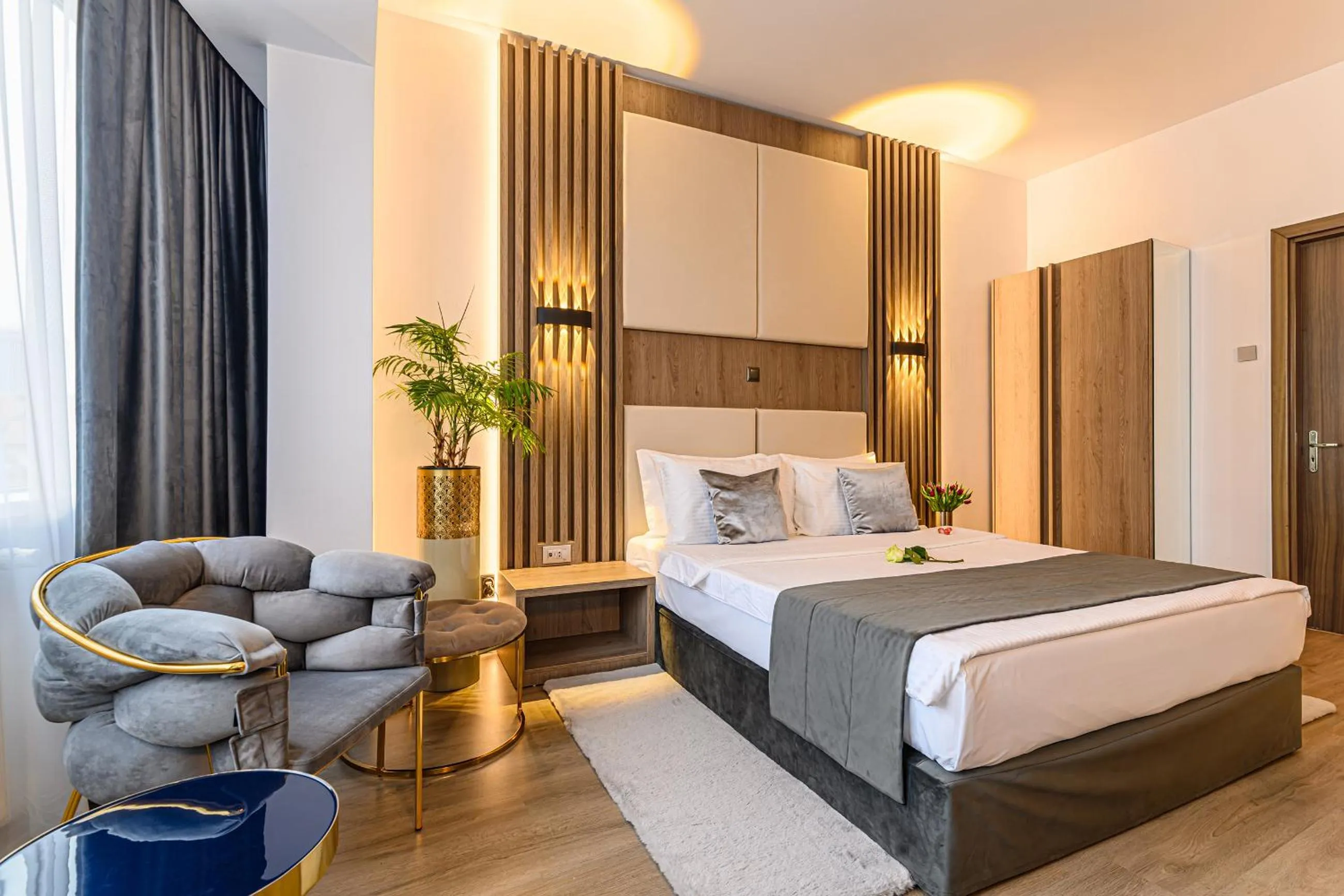 Seating area, Bed in Unique Boutique