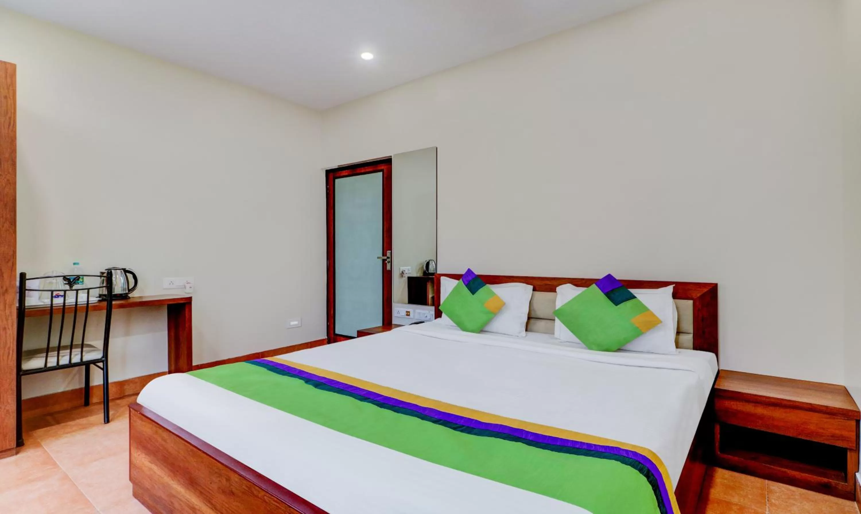 Bed in Treebo Sreema - 2 km From Salt Lake Sector V