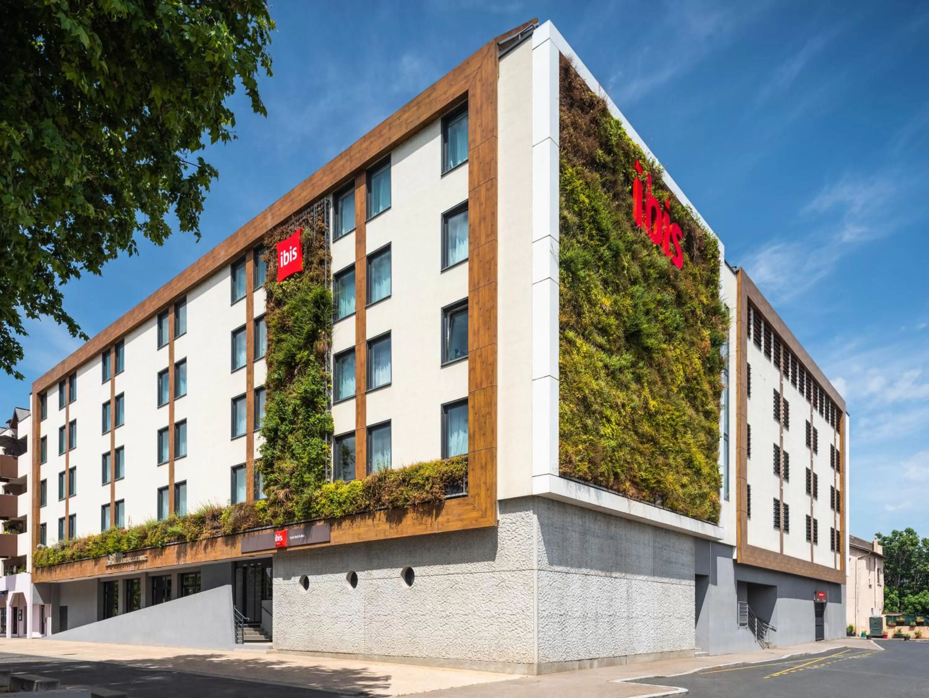 Property building in ibis Lyon Sud Oullins