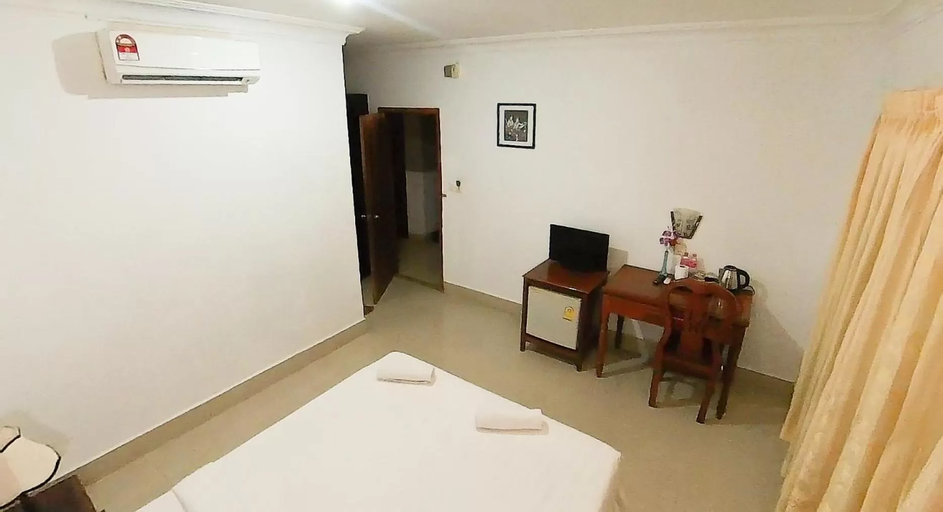 Bed in The Dubliner Inn