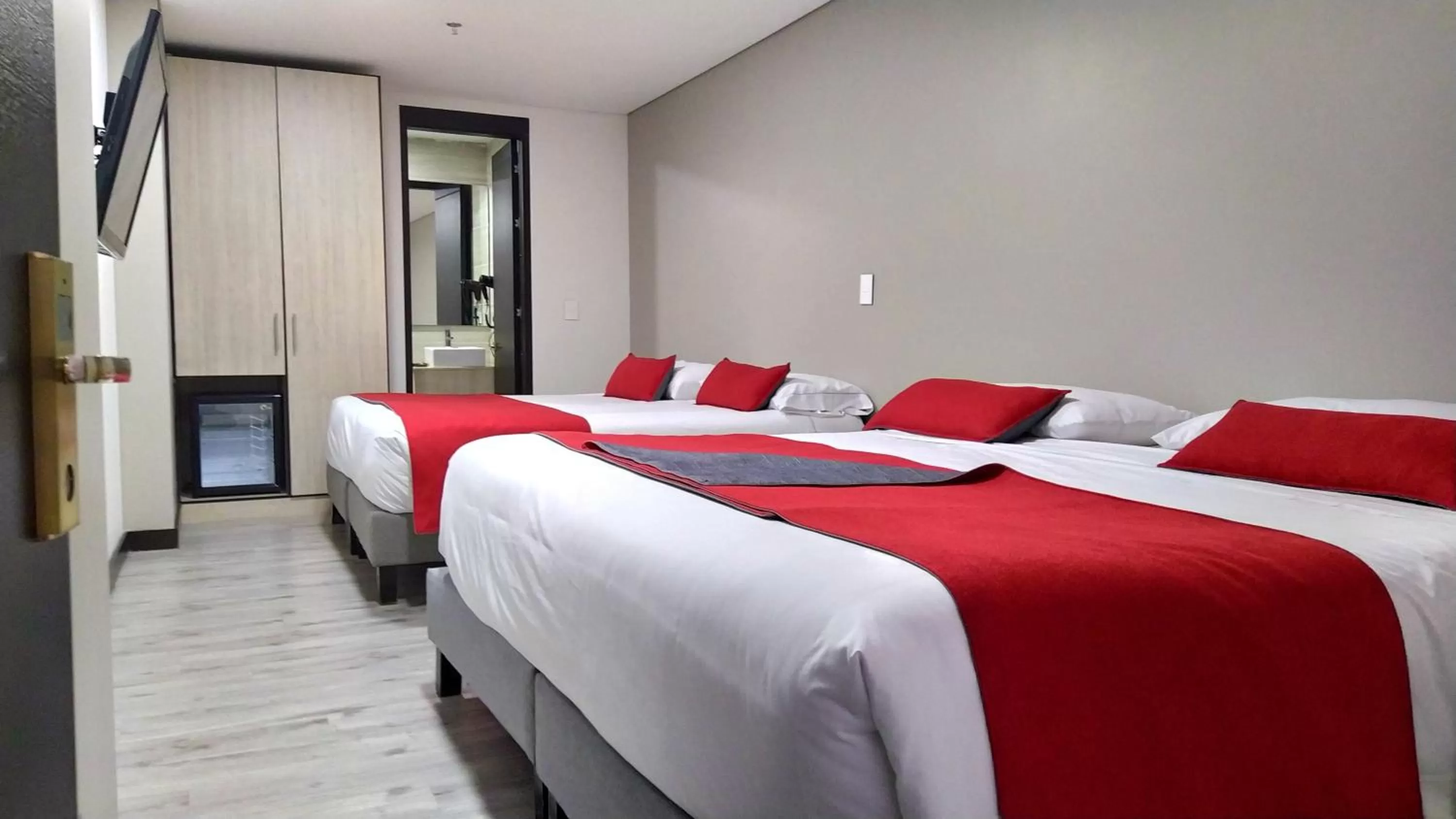 Bedroom, Bed in Hotel WLH Silver Bogota - White Lighthouse