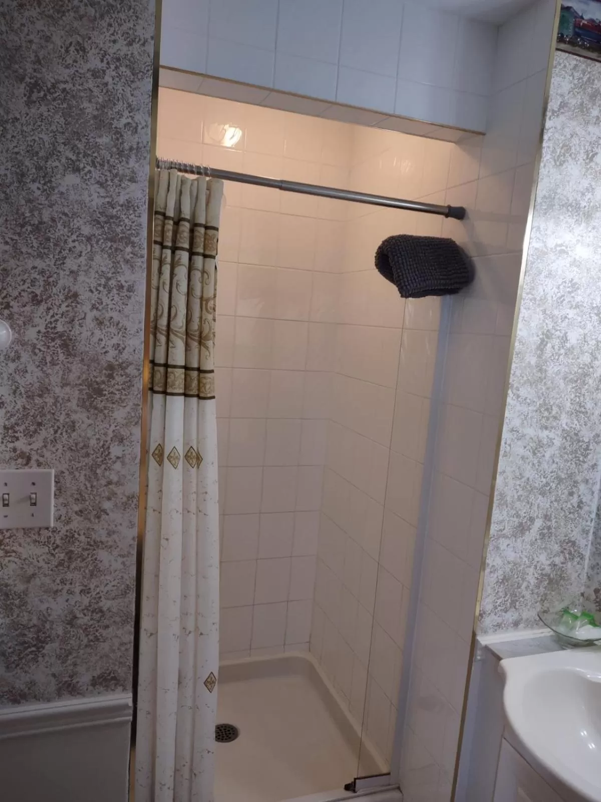 Shower in The King George Inn