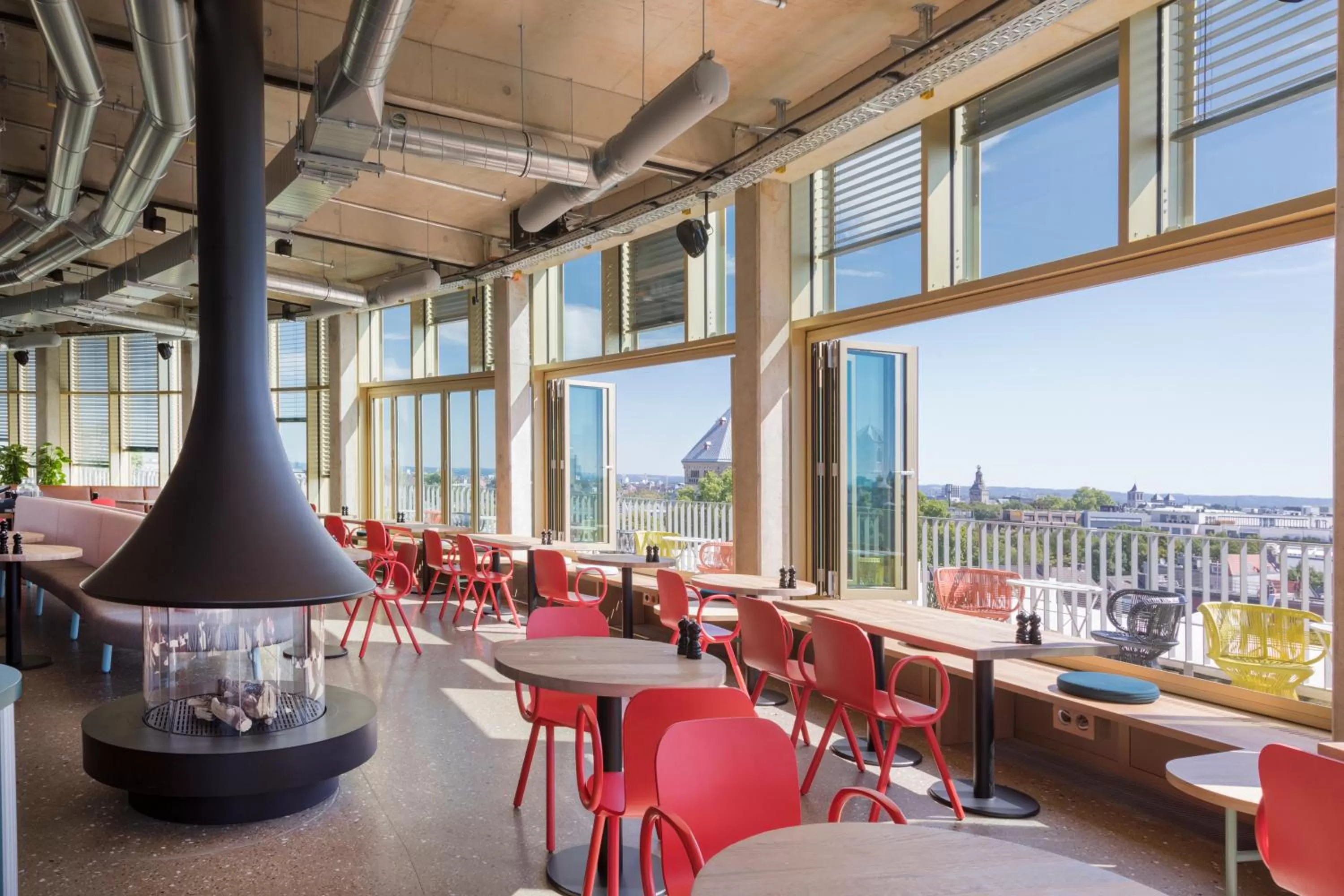 Restaurant/places to eat in 25hours Hotel The Circle