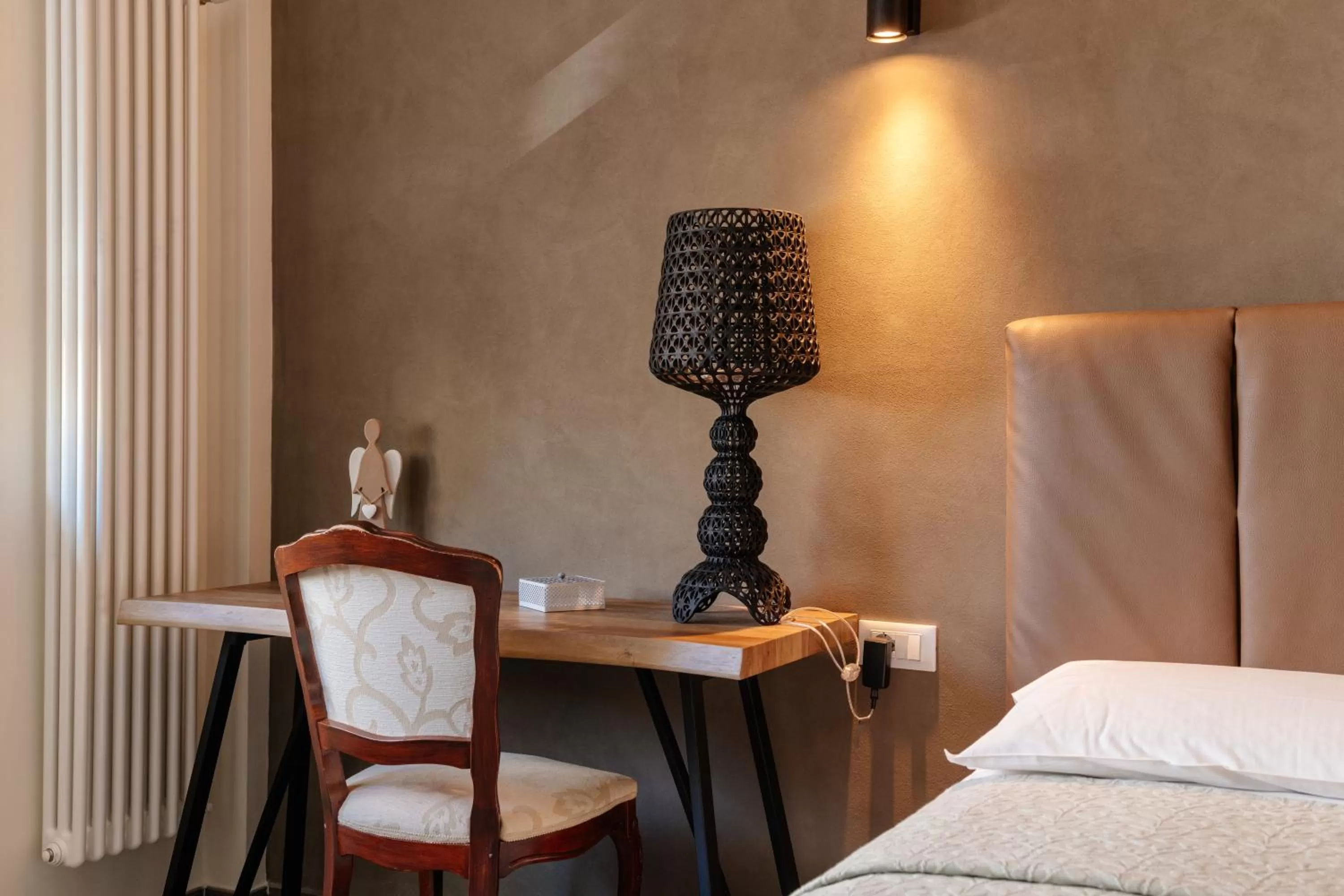 Living room, Bed in Hotel Bella Napoli ristorante & spa