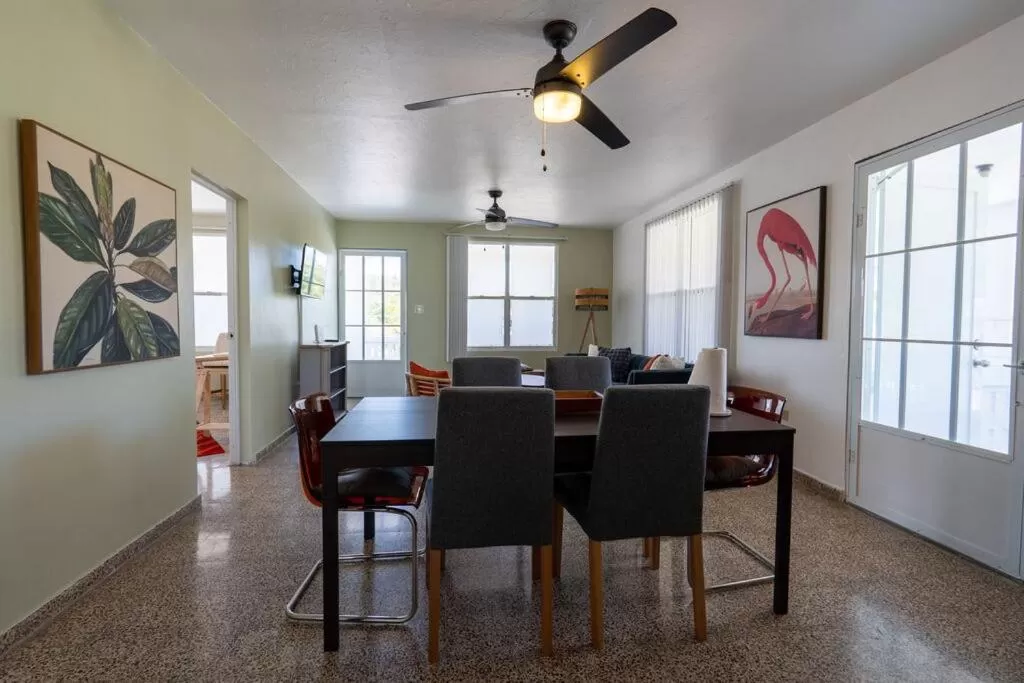 El Flamingo Beach Club