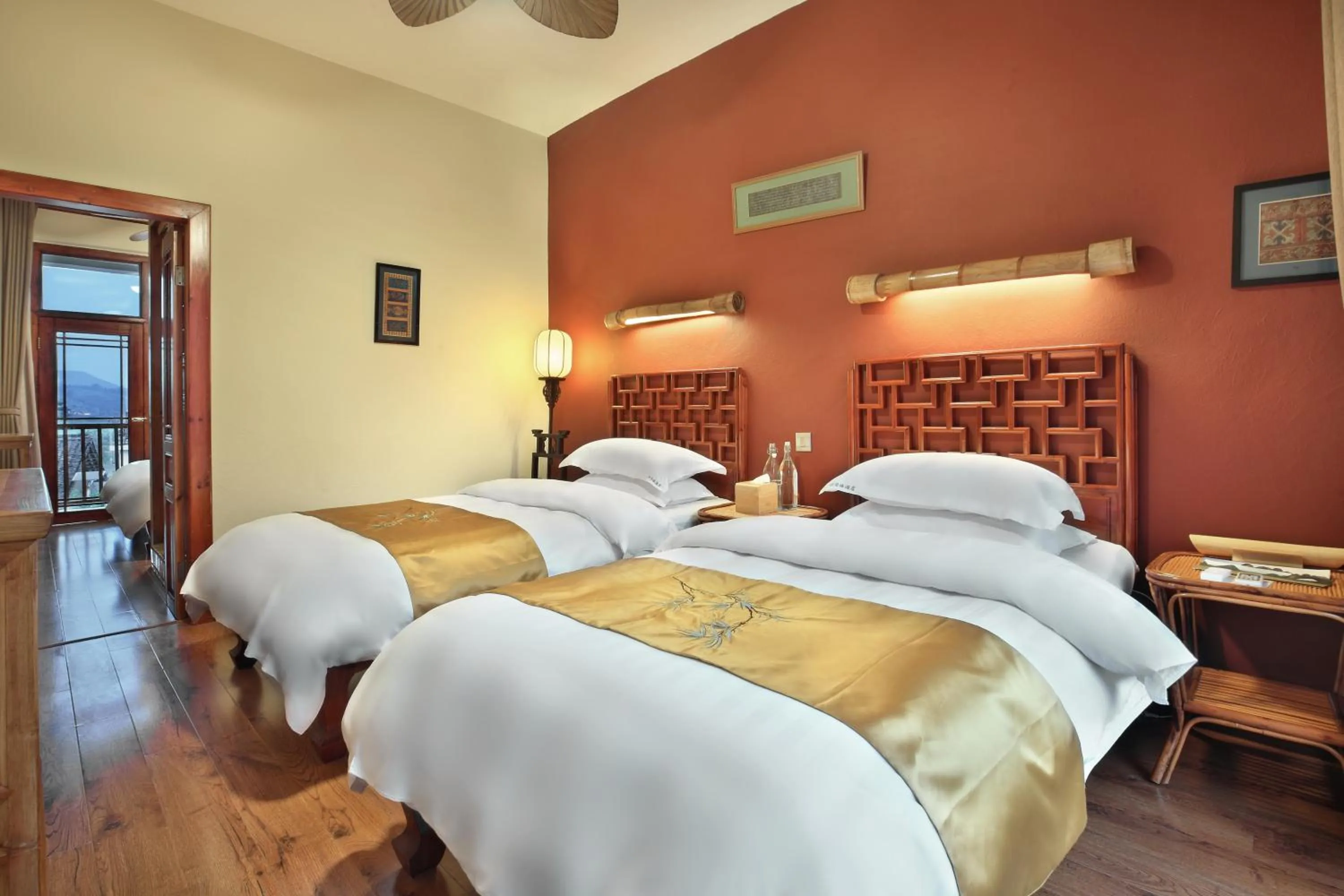 Bed in Yangshuo Village Inn Boutique Hotel