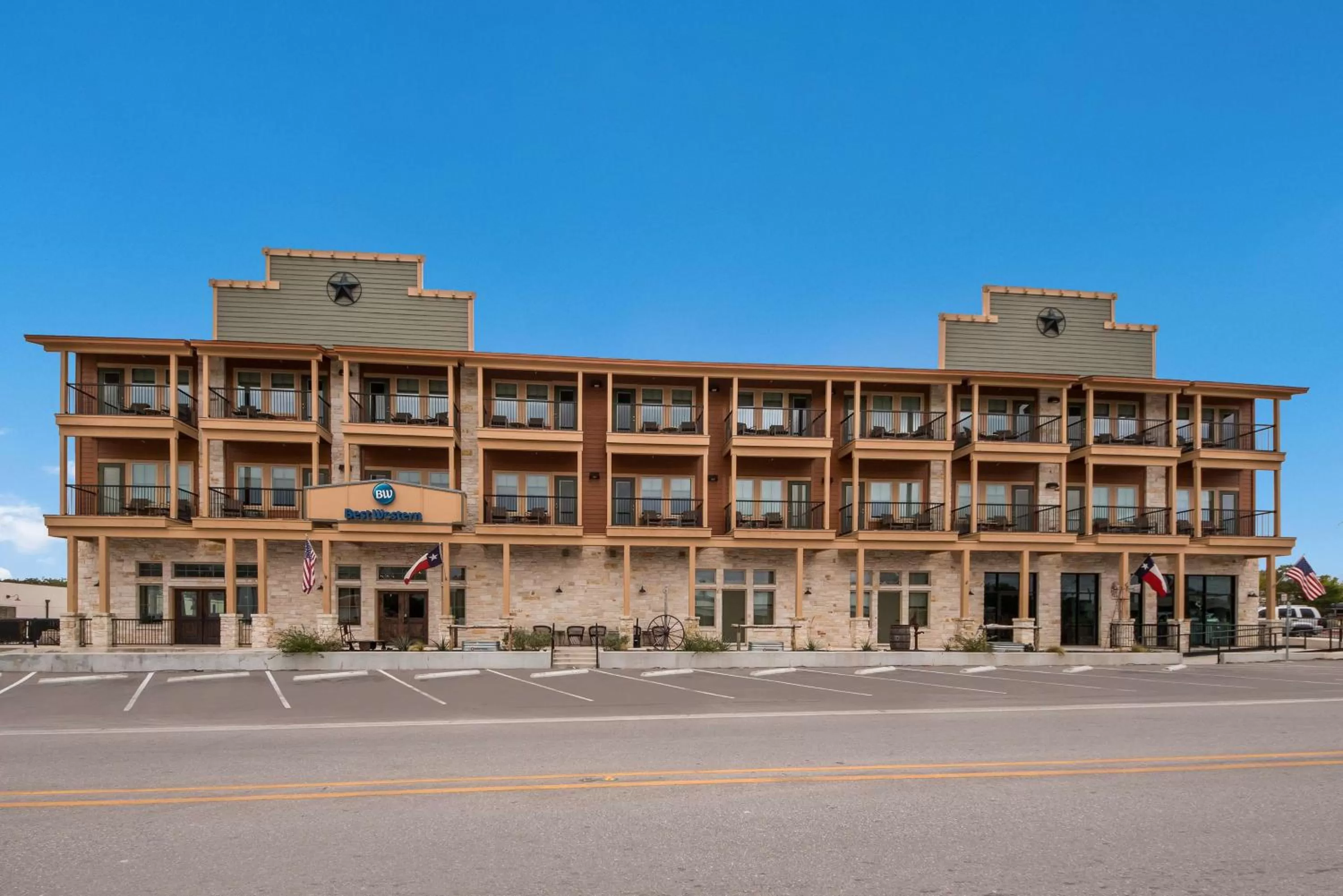 Property building in Best Western Bandera Suites & Saloon