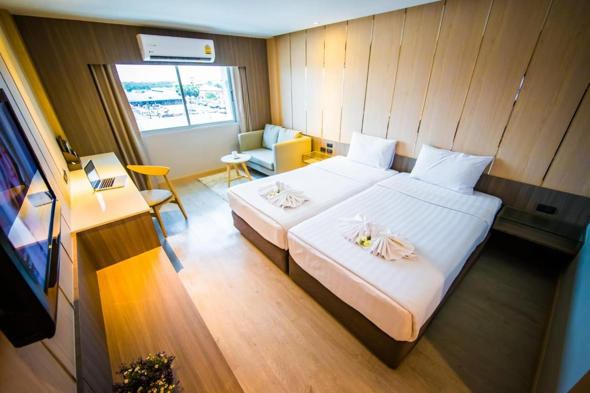 Photo of the whole room, Bed in Golden City Rayong Hotel