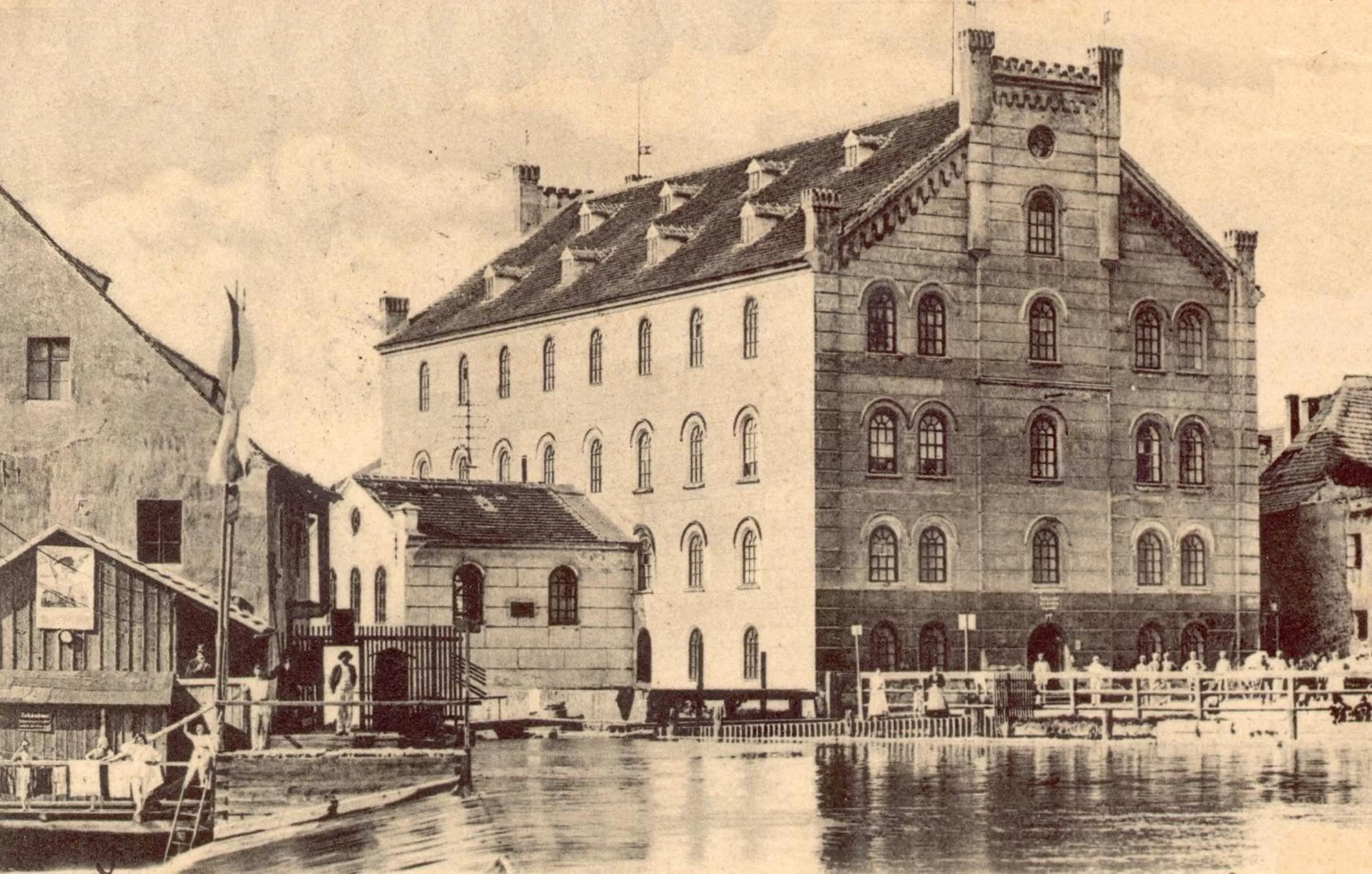Facade/entrance, Property Building in Hotel Budweis