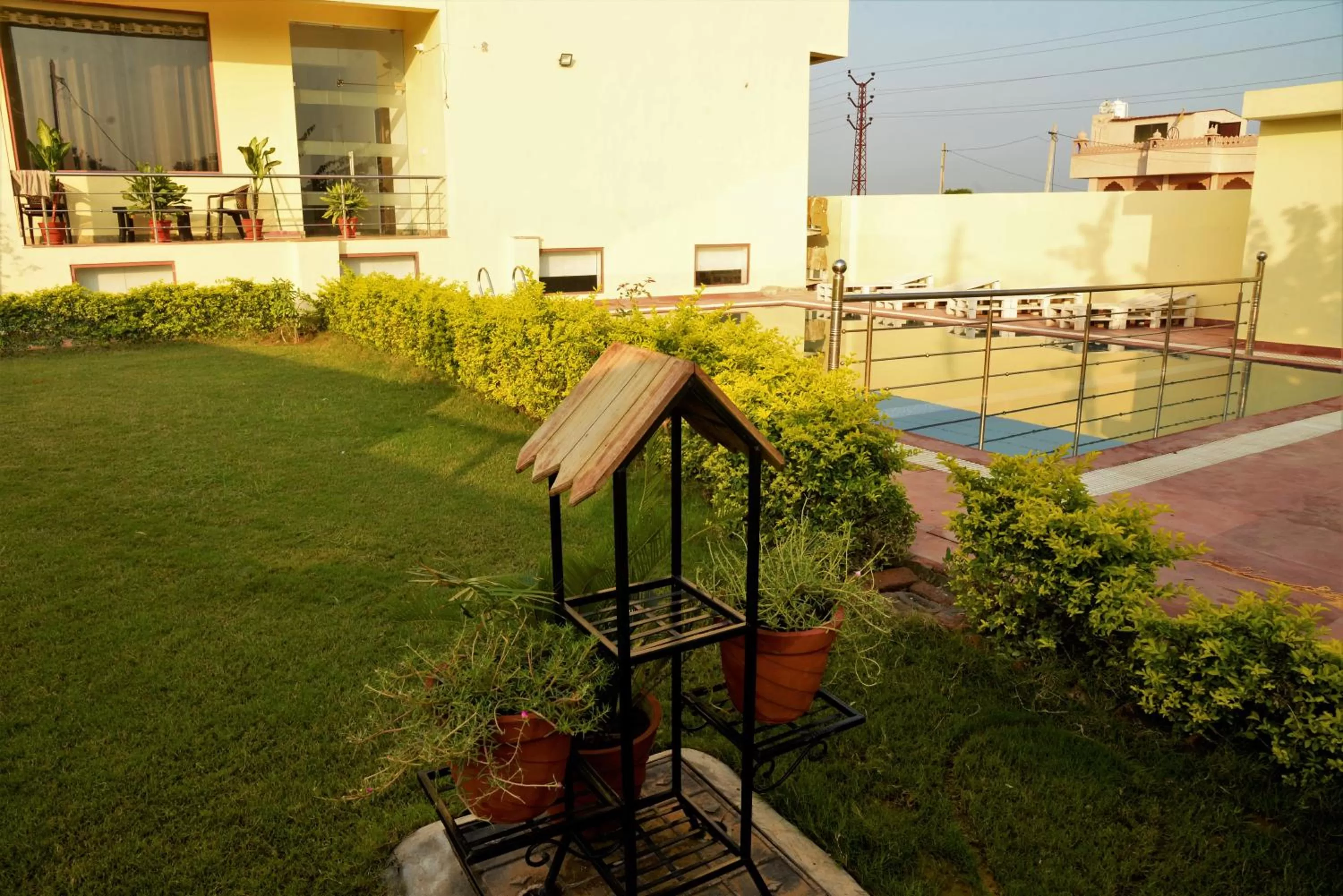 Property building in Omak Tiger Seven