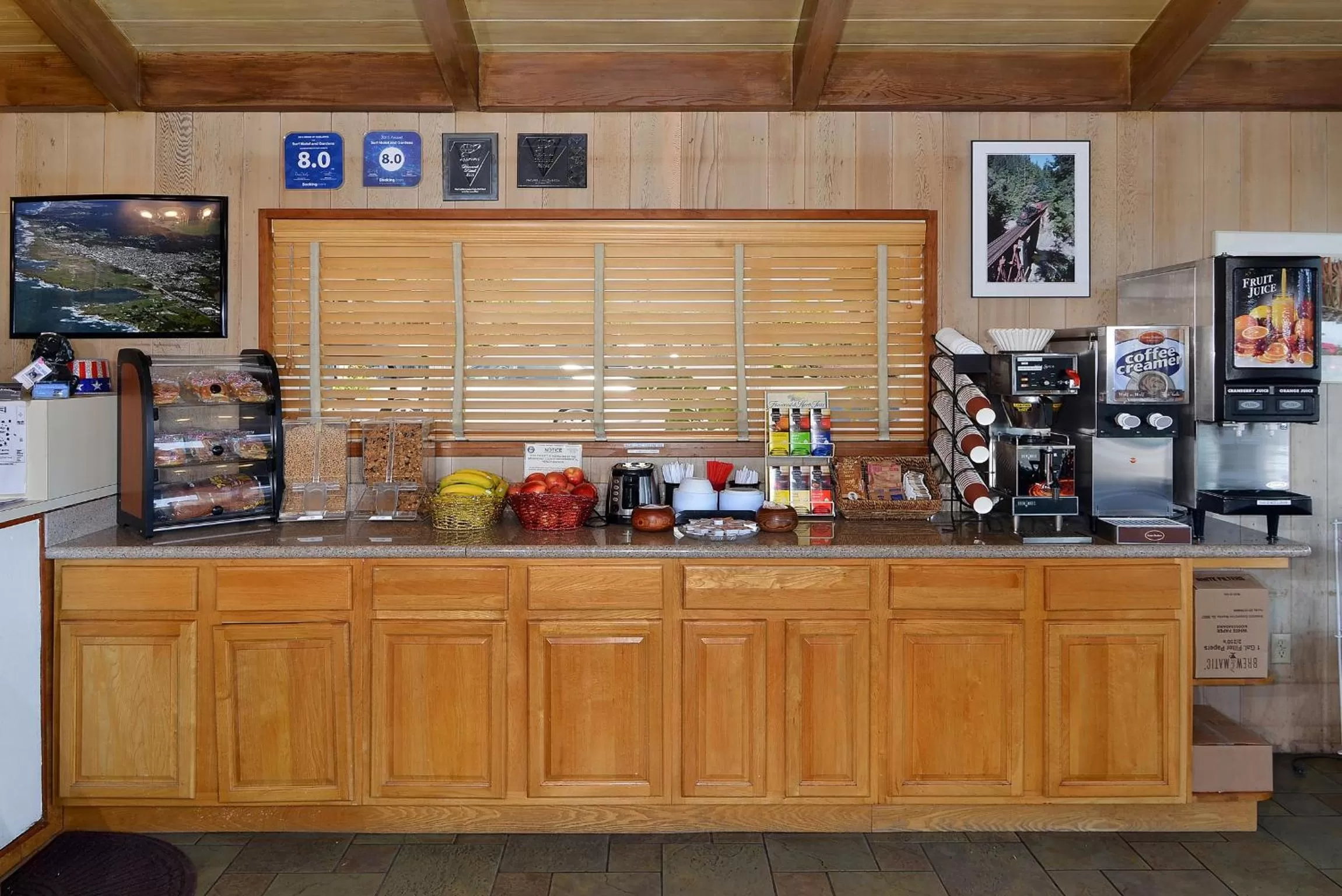 Breakfast in Surf Motel and Gardens