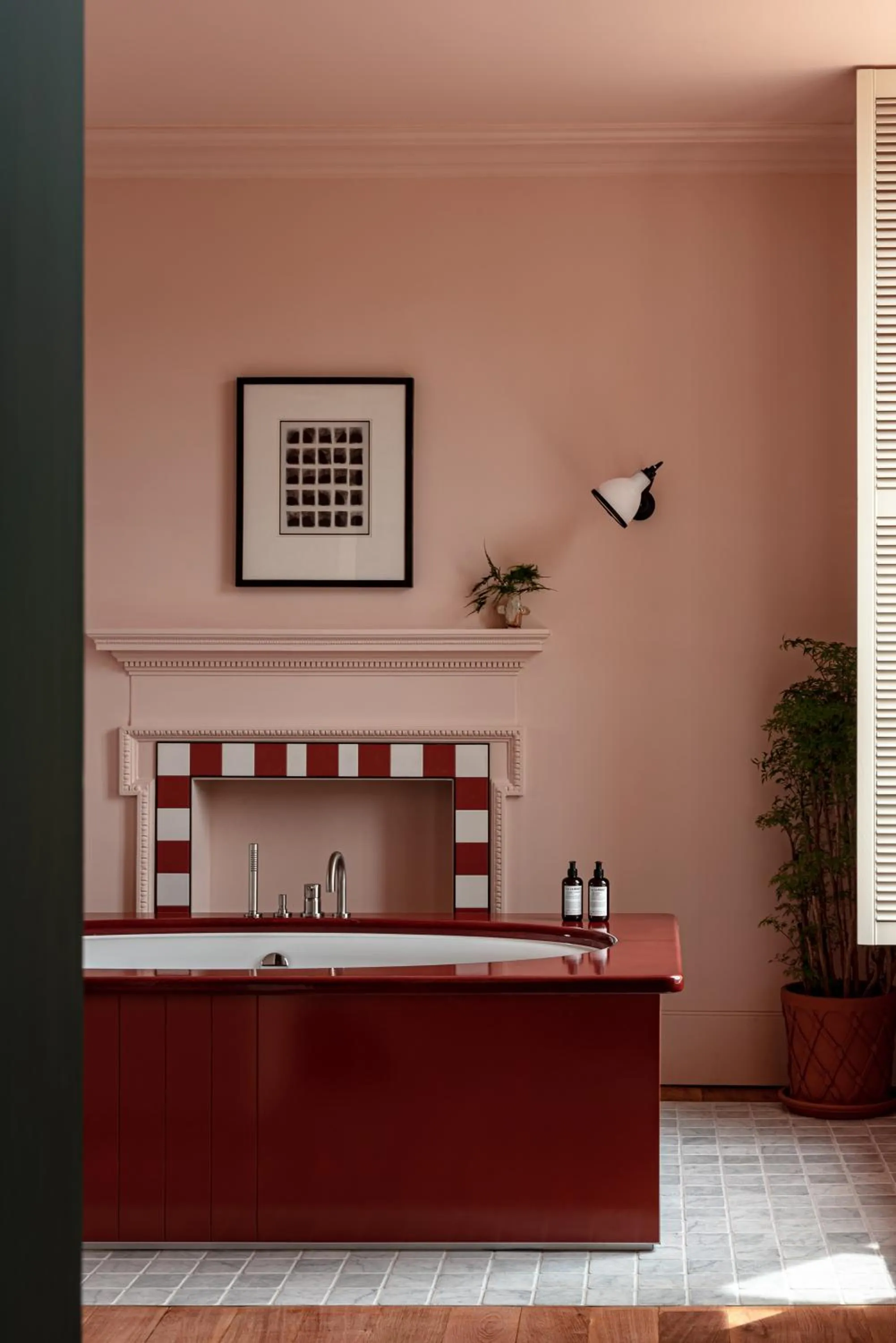 Bath in Cowley Manor Experimental