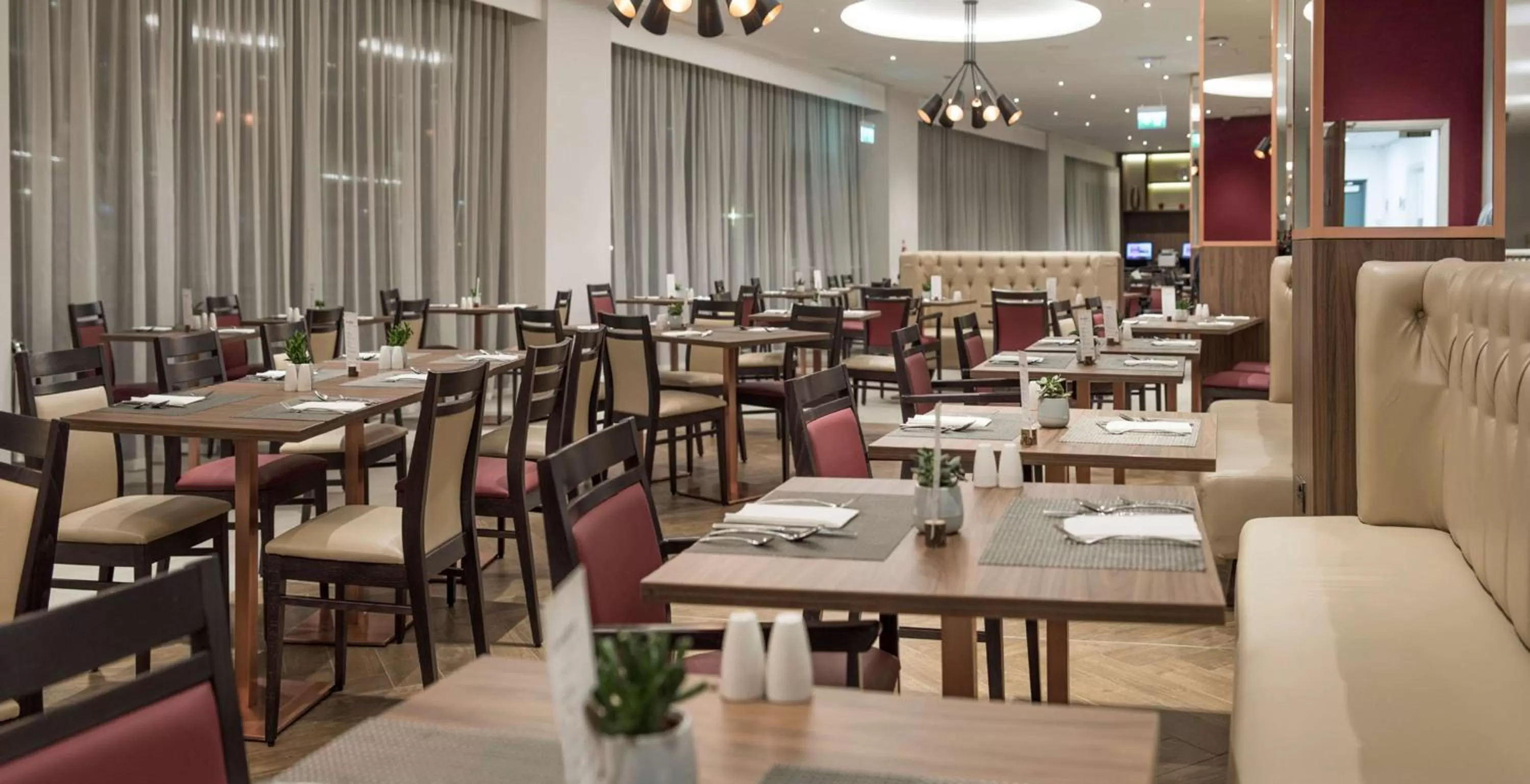Restaurant/places to eat in Hilton Garden Inn Manchester Emirates Old Trafford