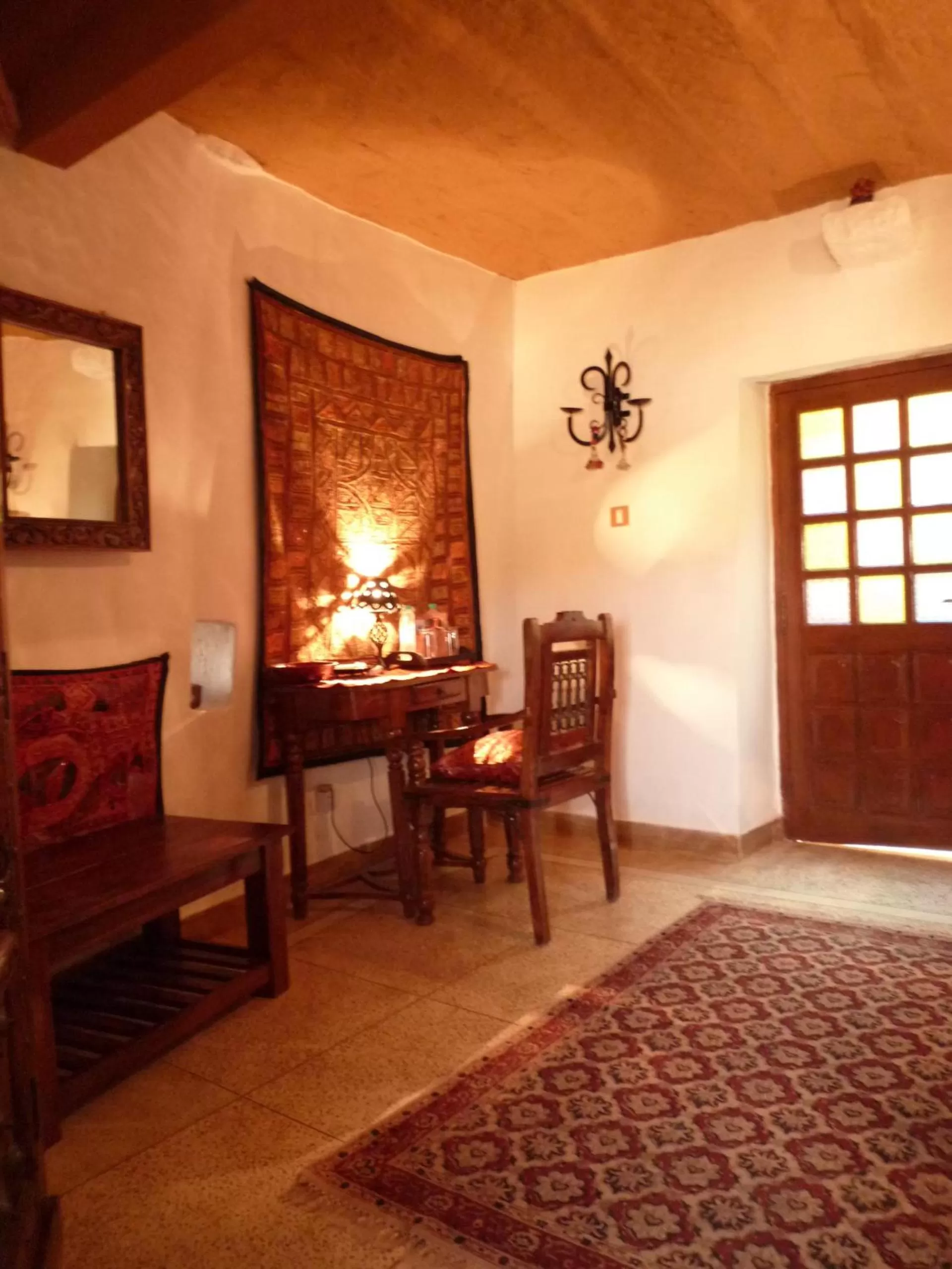 Seating area, Bed in Killa Bhawan