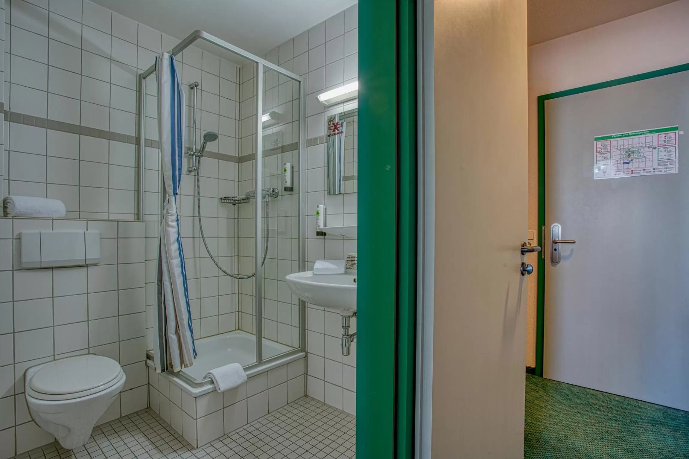 Bathroom in Centro Hotel Böblingen, Trademark Collection by Wyndham