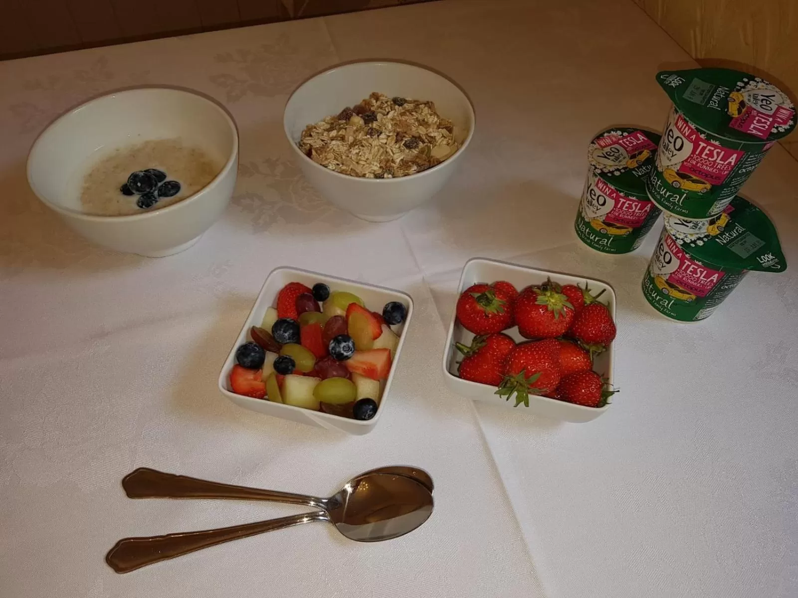 Continental breakfast in Bay Lodge