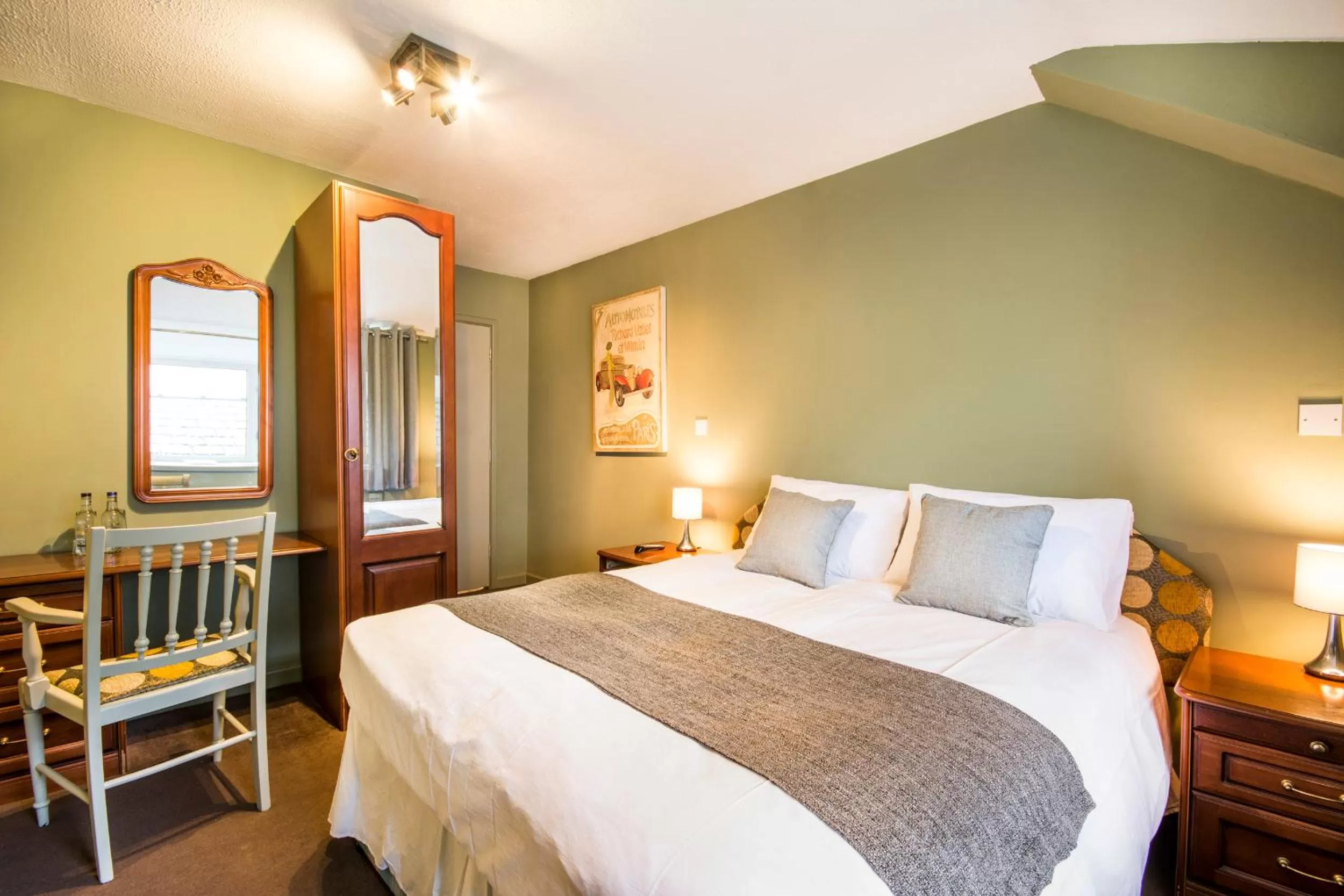 Bed in The Castle Hotel