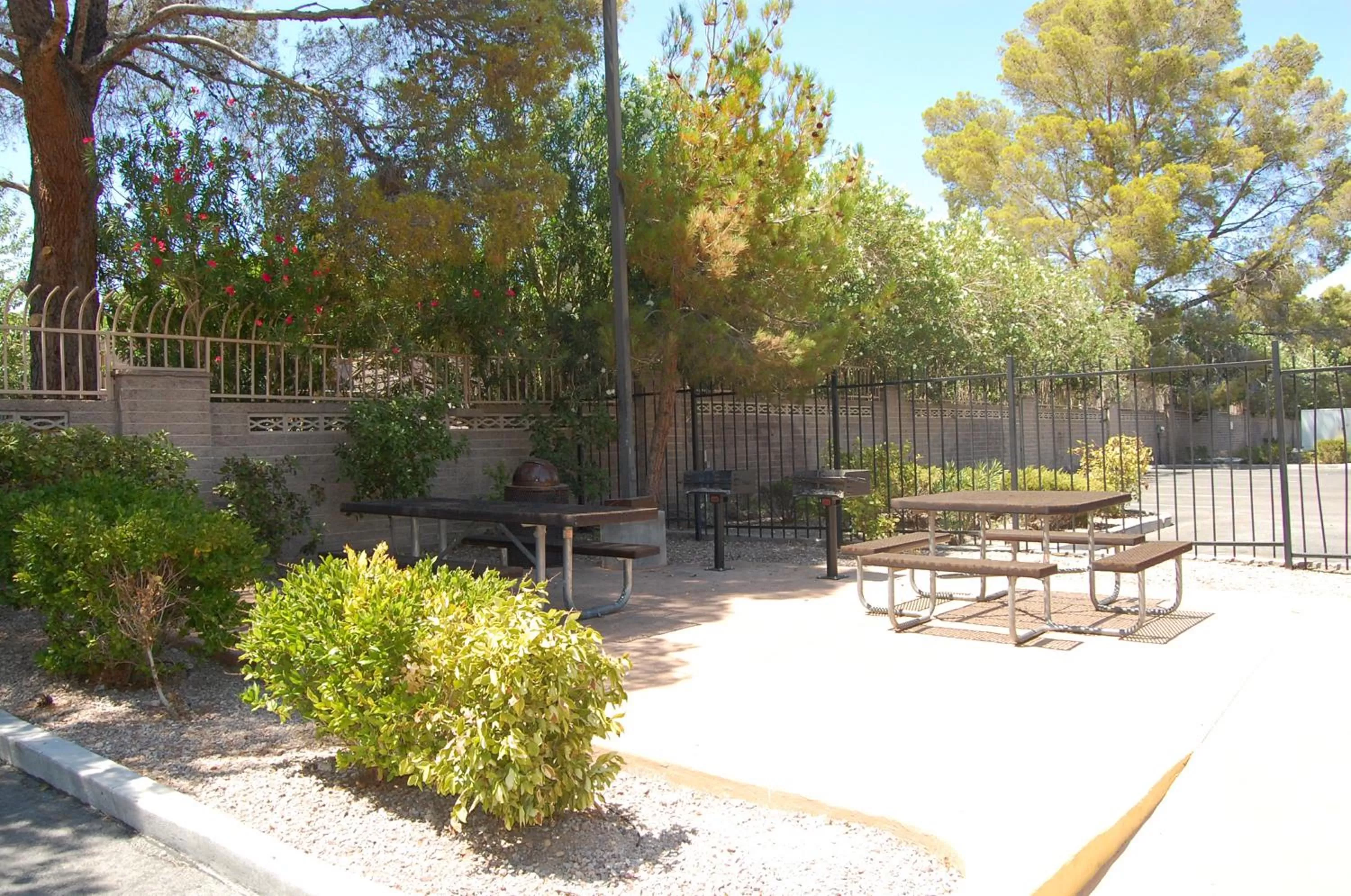 Patio in Extended Stay America Suites - Las Vegas - Midtown