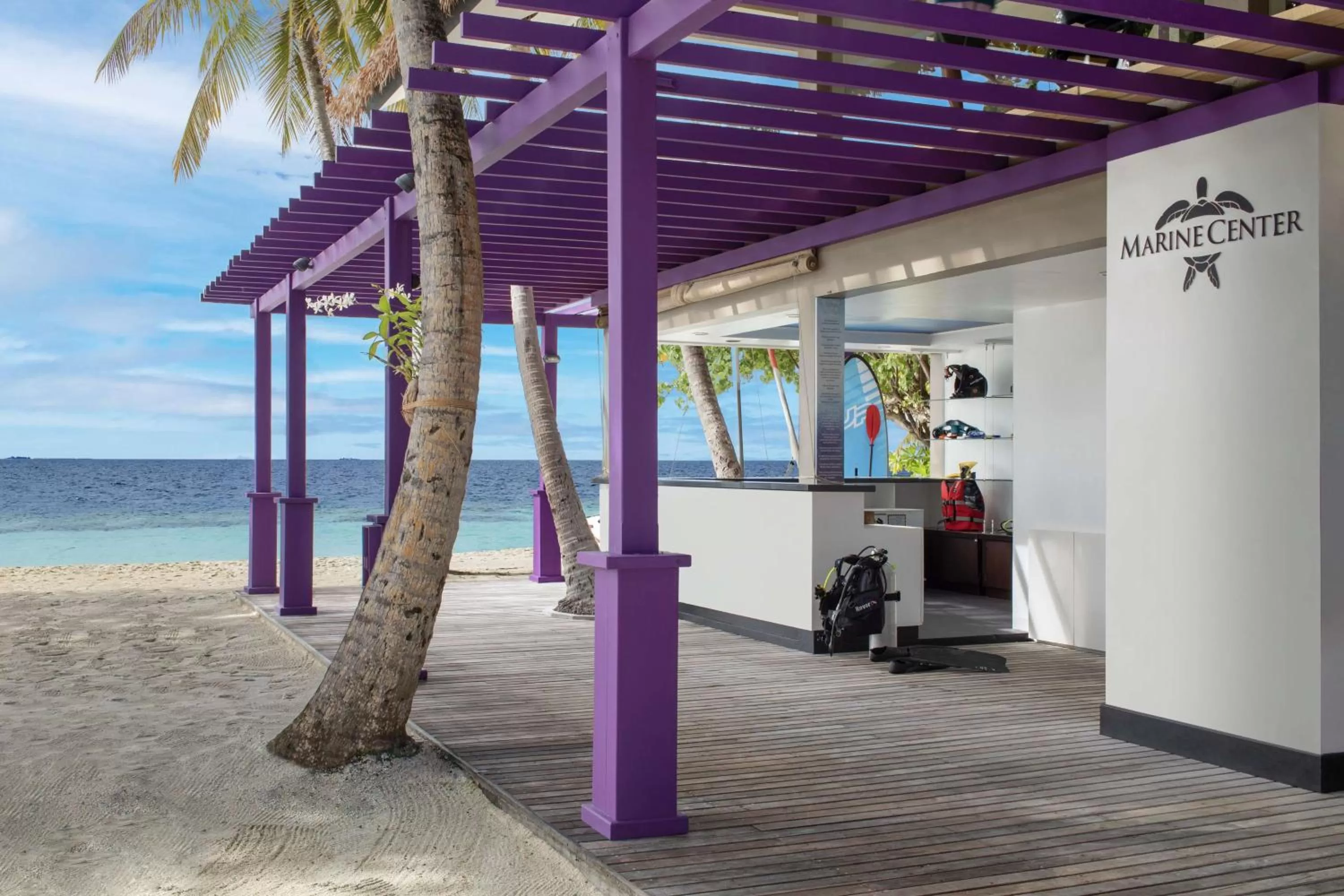 Snorkeling in Dhawa Ihuru