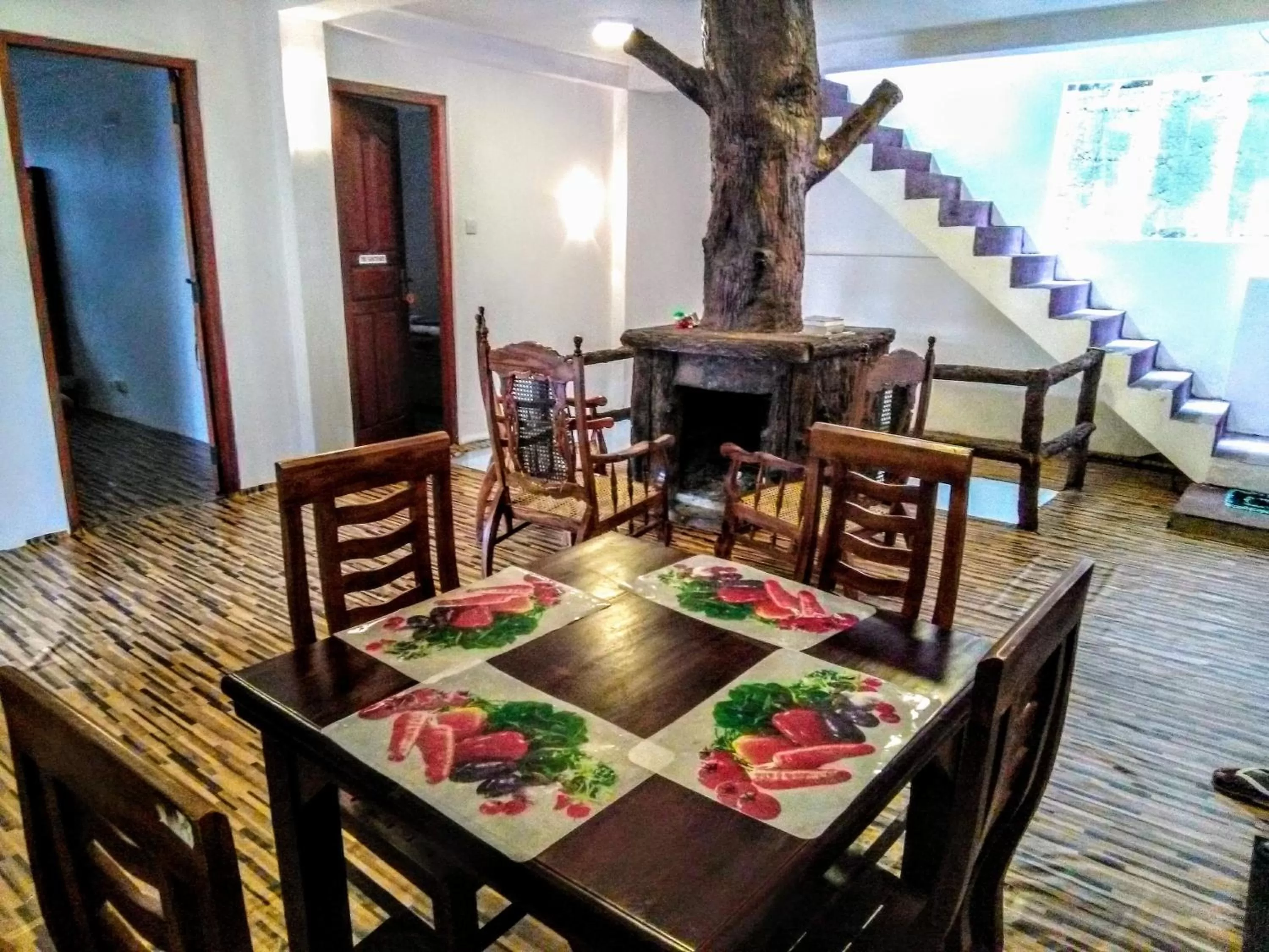 Dining area in travellers nest inn