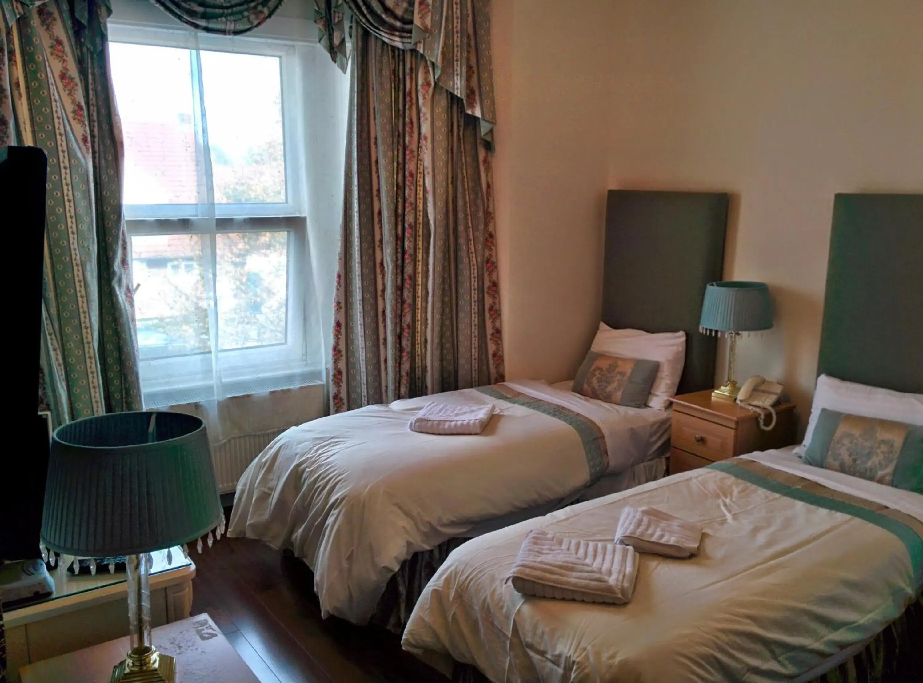 Twin Room in Acorn Guest House Twin Room in Acorn Guest House