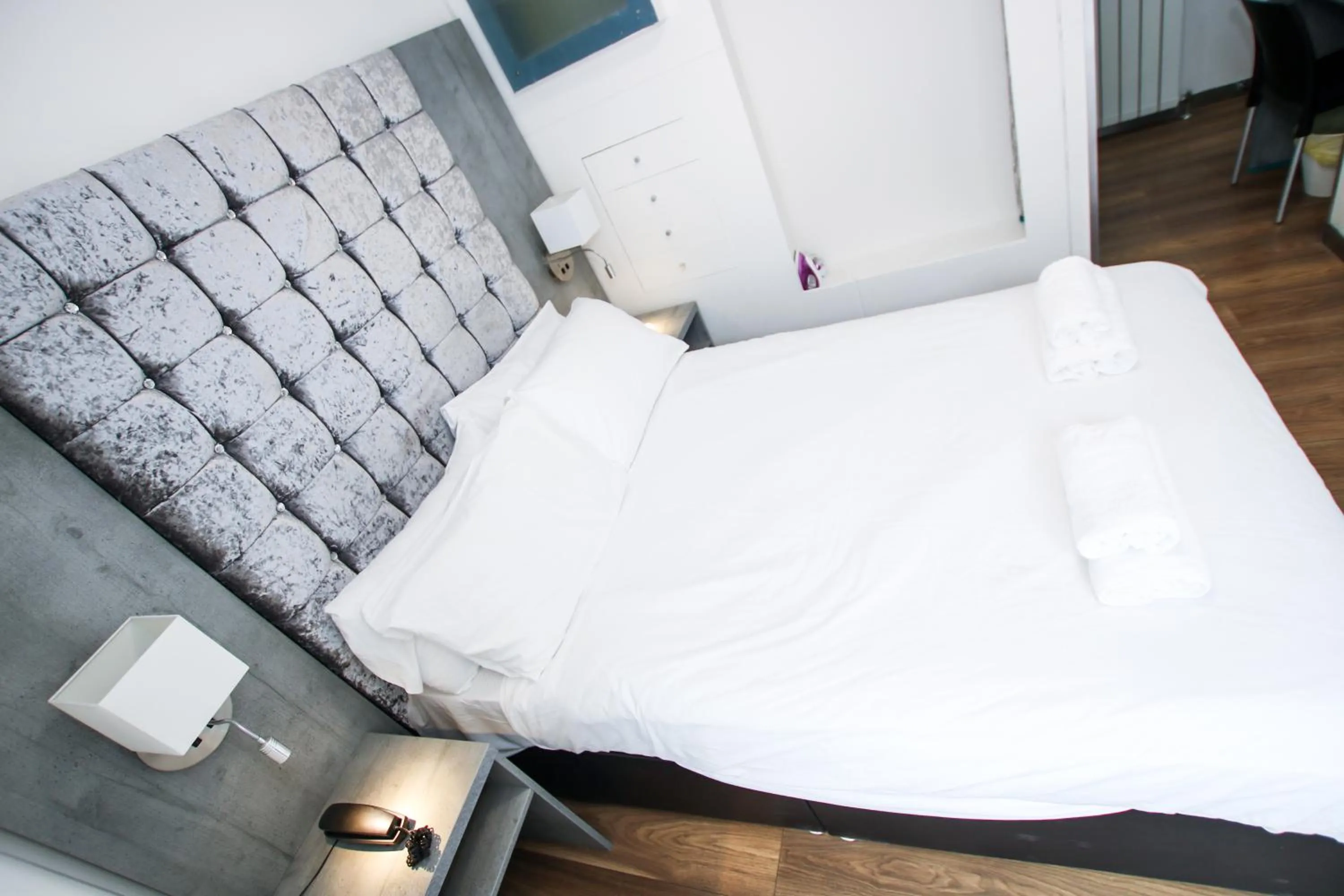 Bed in Brunswick Merchant City Hotel