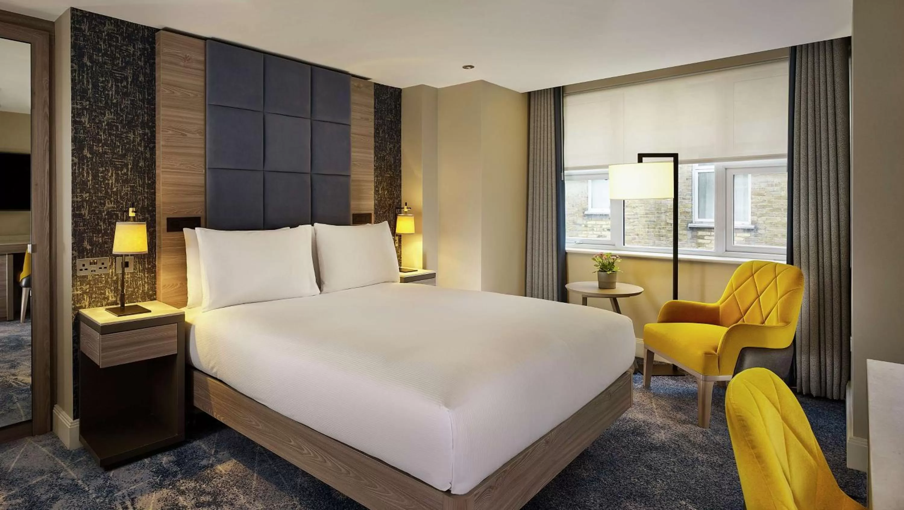 Bedroom, Bed in DoubleTree by Hilton London – West End