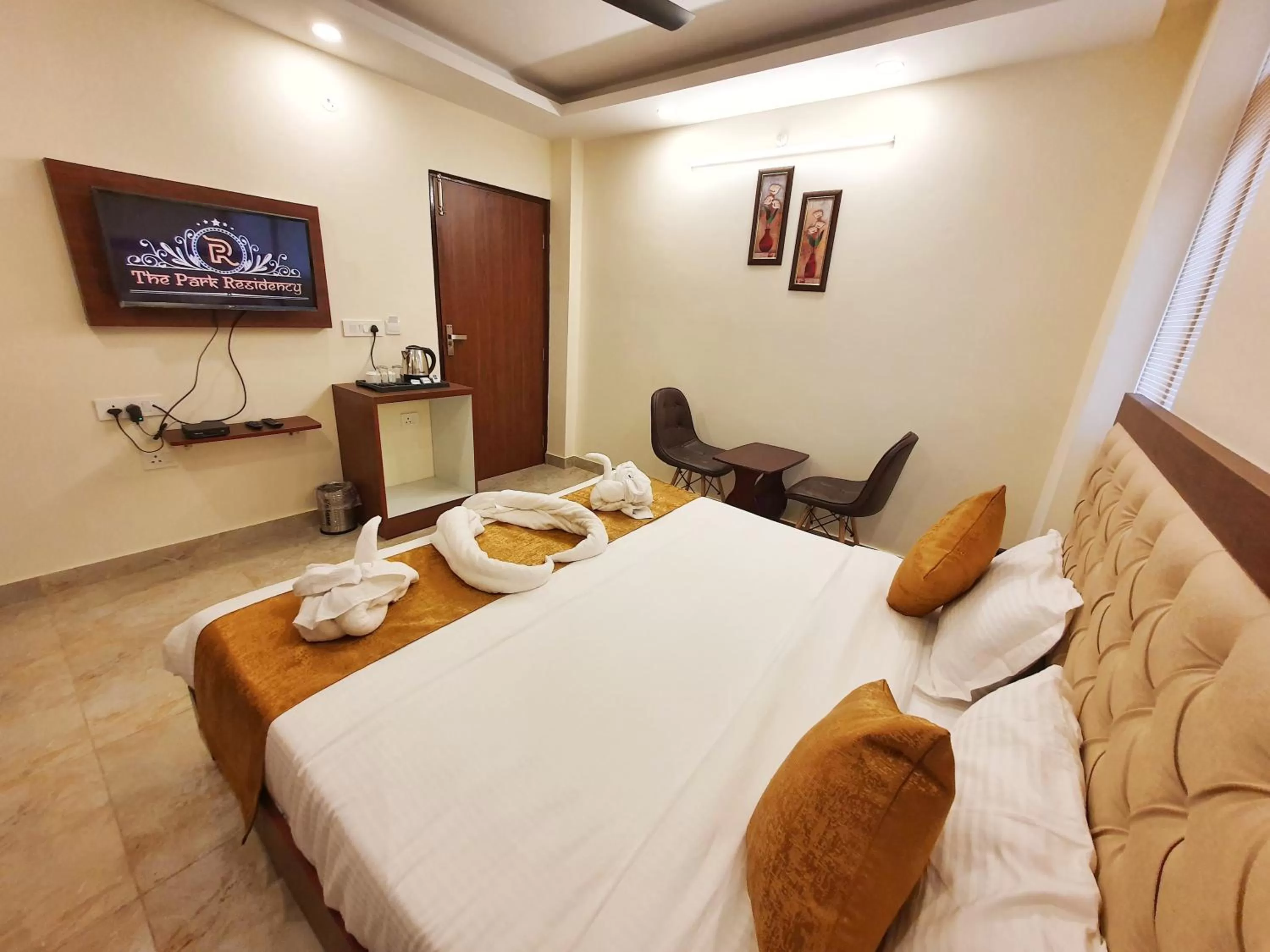 Photo of the whole room, Bed in The Park Residency