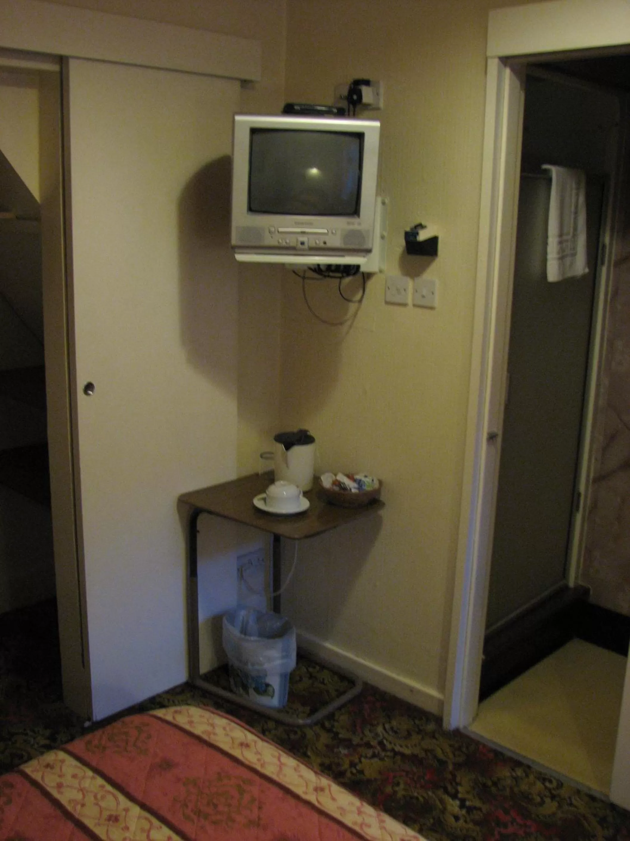 TV and multimedia in Lancaster Hotel