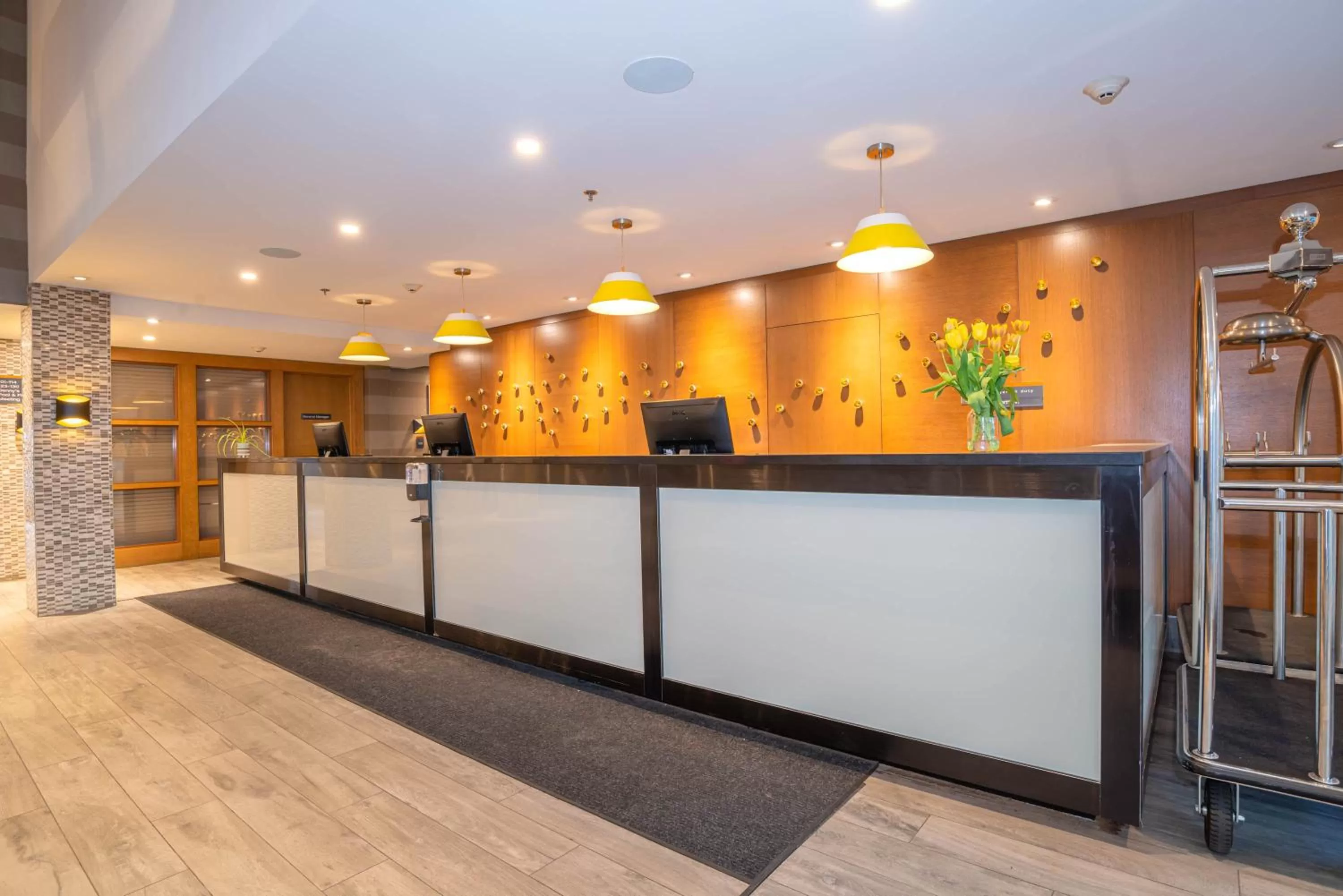 Facade/entrance in Sandman Hotel Hamilton