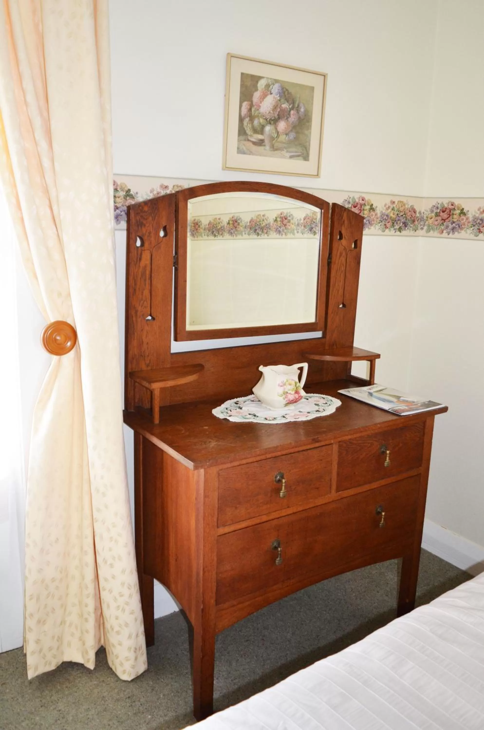 Bedroom, Bathroom in Braemar House B&B and YHA Hostel