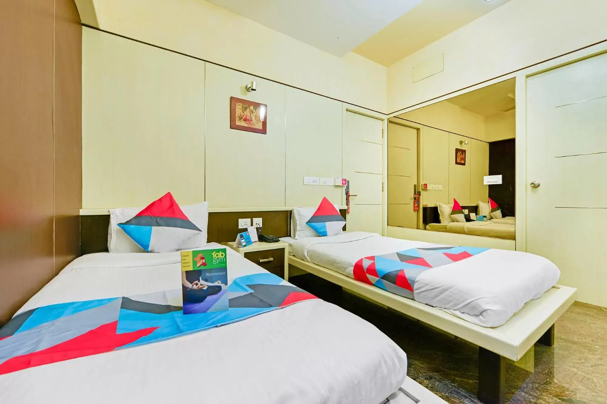 Deluxe Room - single occupancy in FabExpress B Zone - Nr US Consulate Deluxe Room - single occupancy in FabExpress B Zone - Nr US Consulate