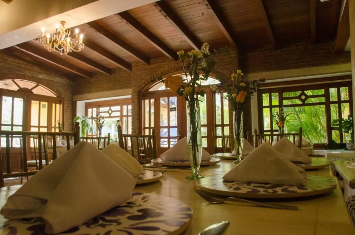 Restaurant/places to eat in Porto Bello Hotel Boutique