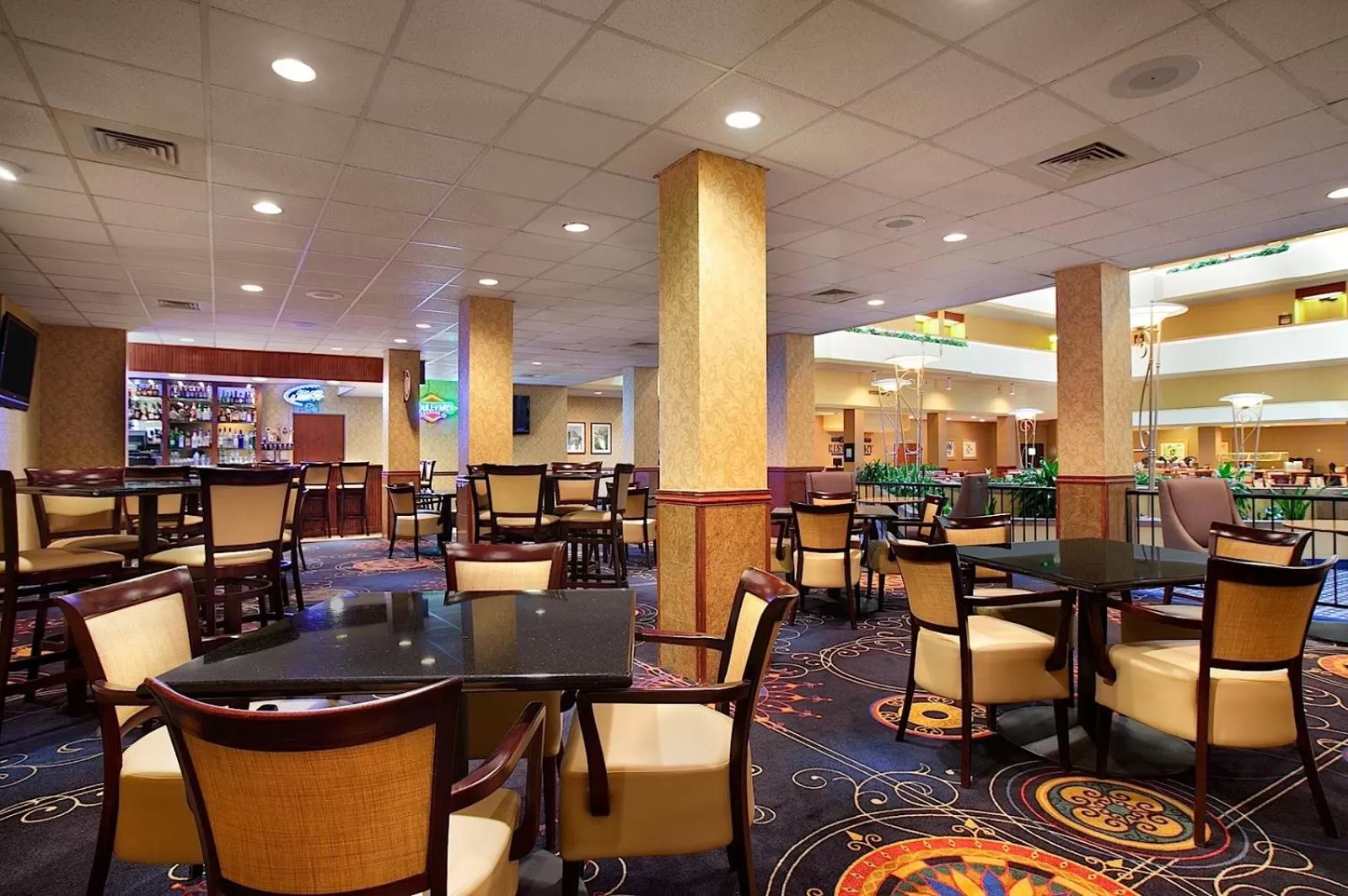 Restaurant/places to eat in Capitol Plaza Hotel Jefferson City