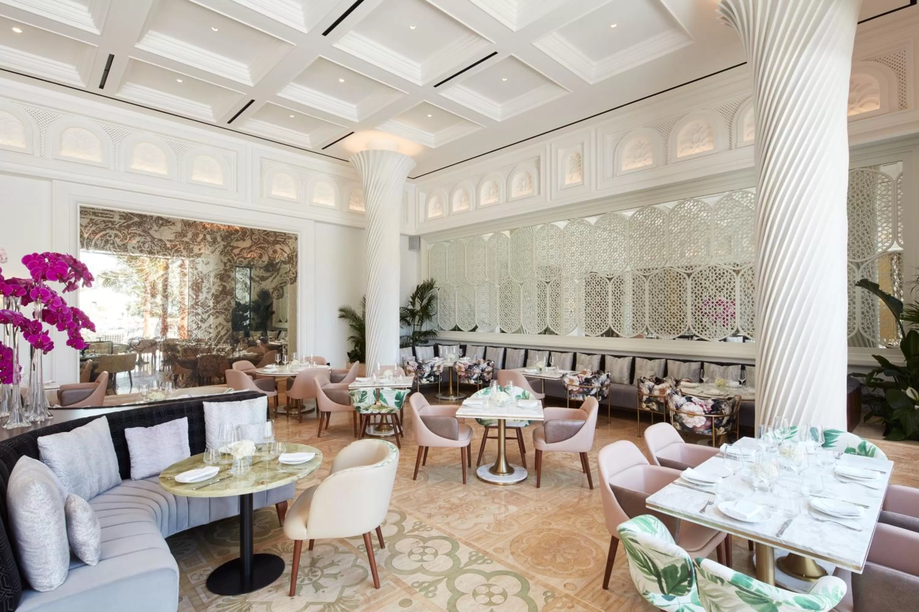 Restaurant/places to eat in Jumeirah Al Qasr Dubai