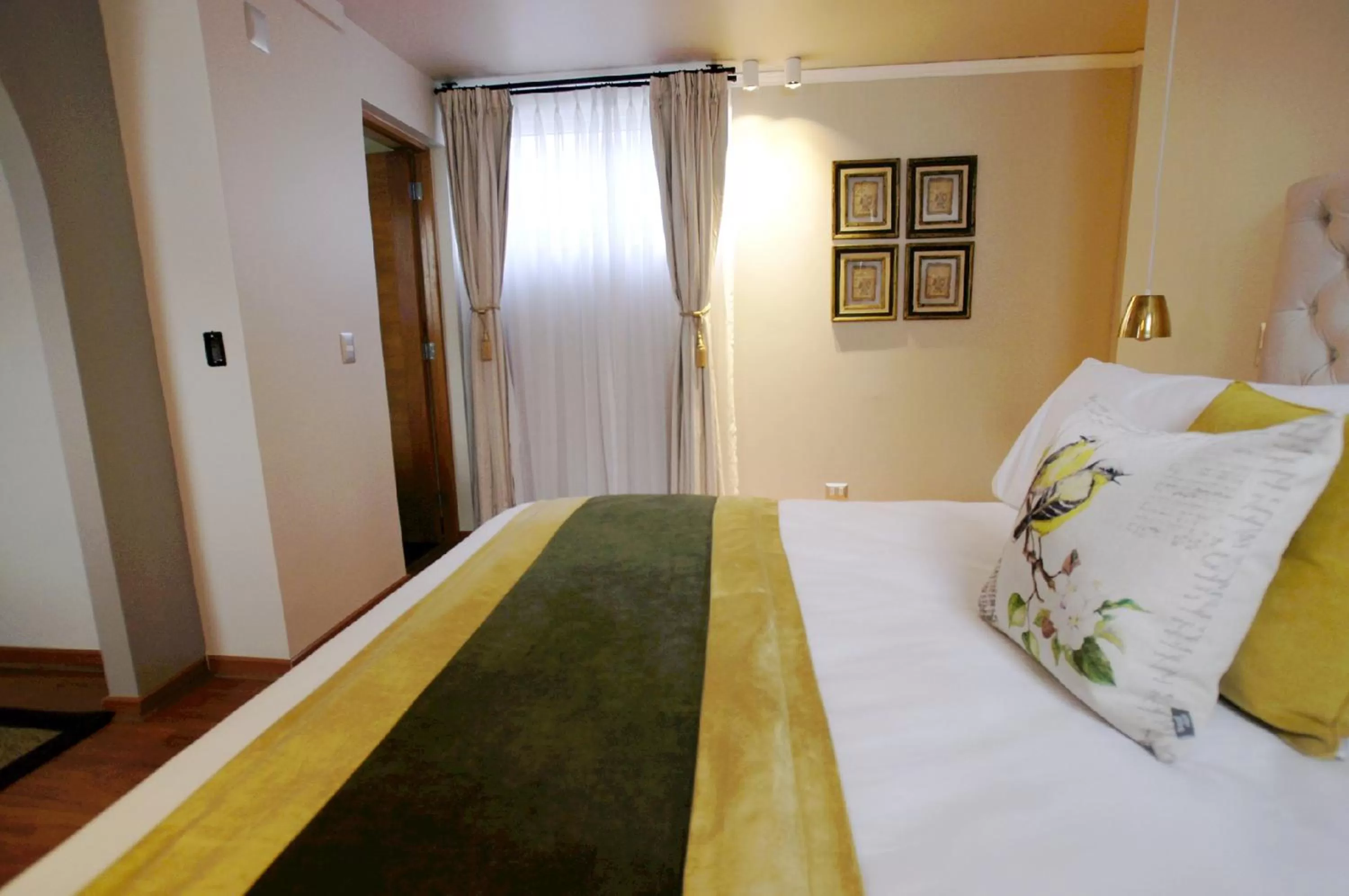 Bedroom, Bed in Quiral Hotel Boutique