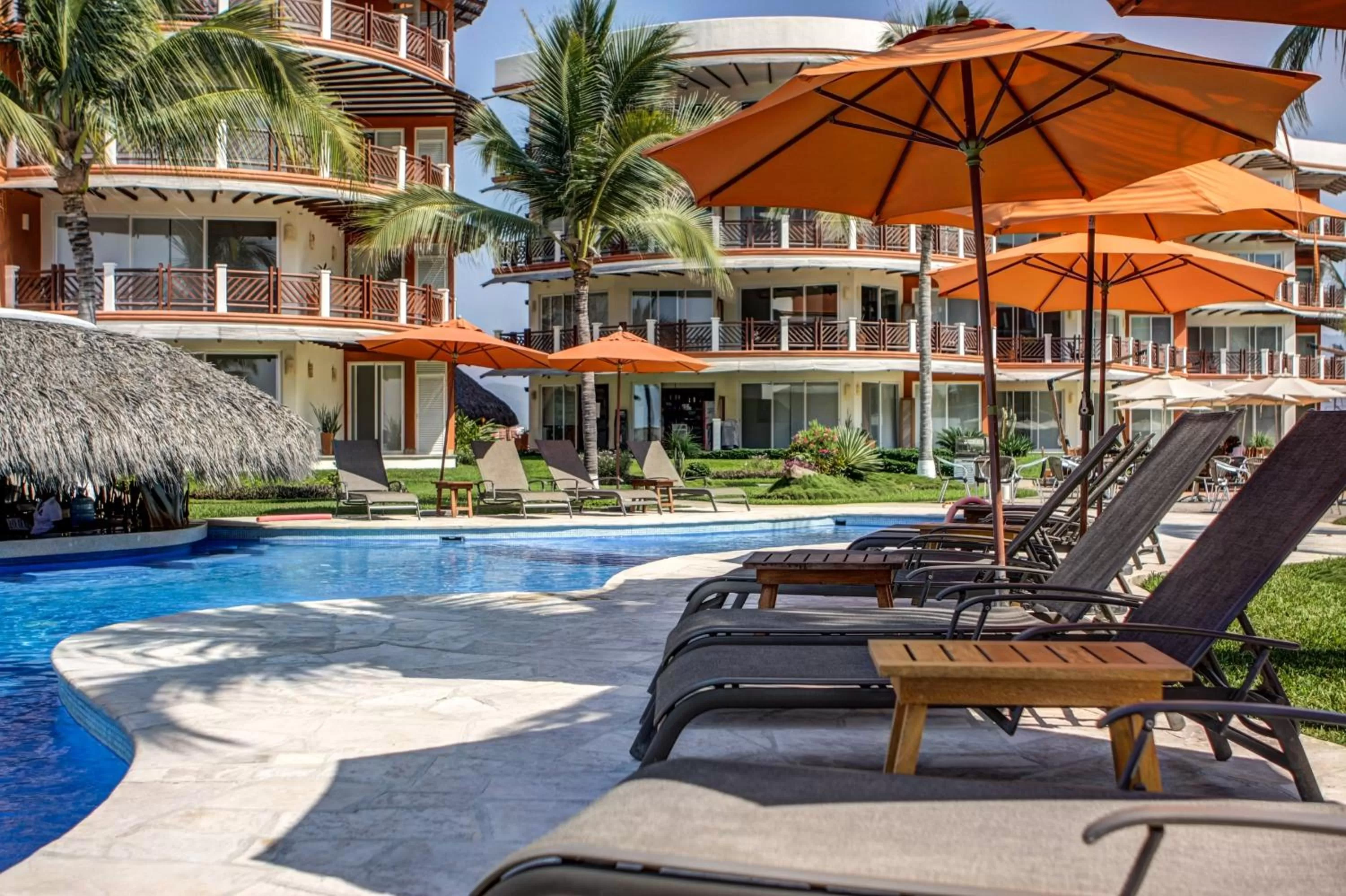 Swimming pool in Vivo Resorts