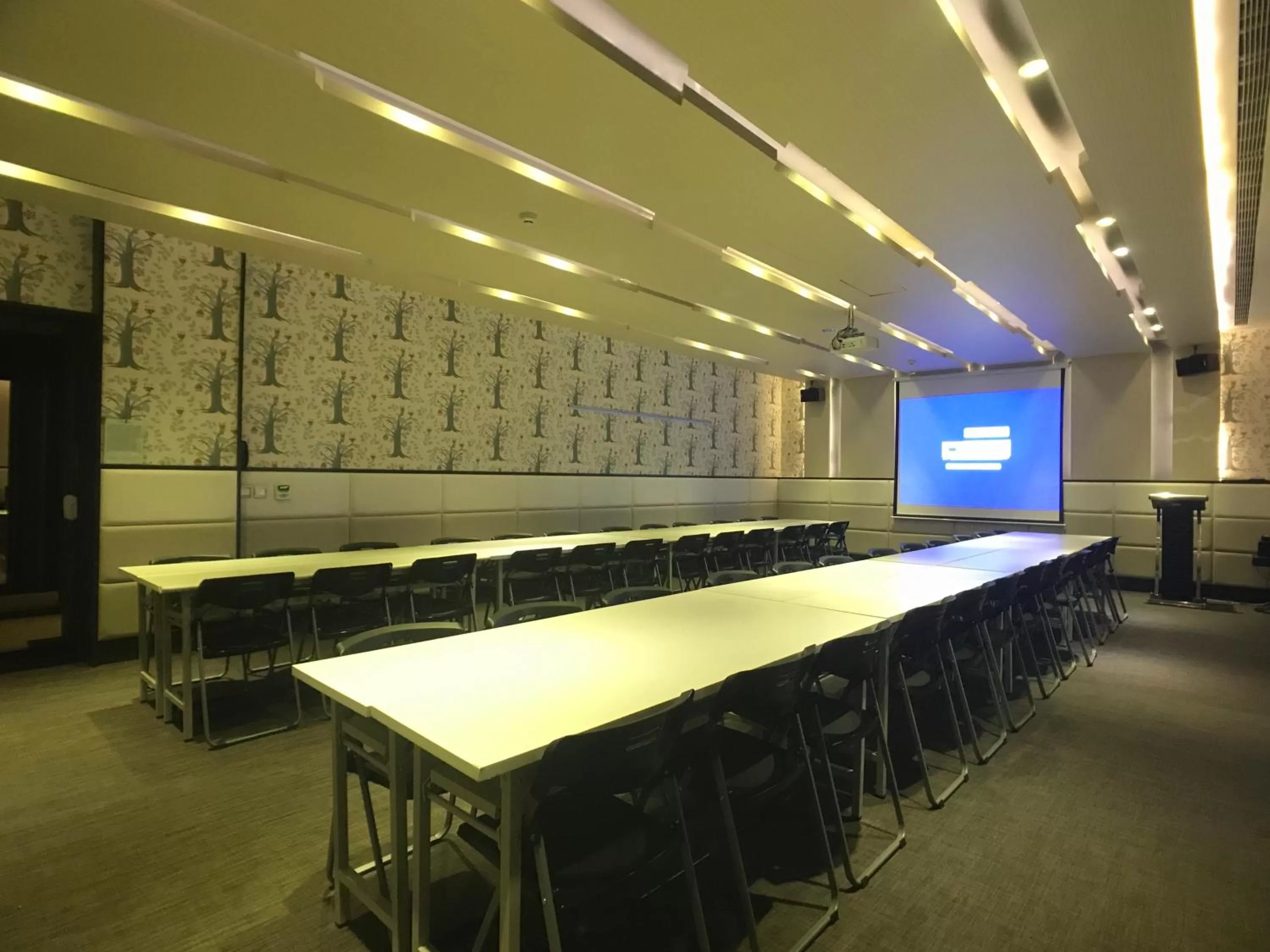 Meeting/conference room in 冠月精品旅館-Puli Ease Hotel
