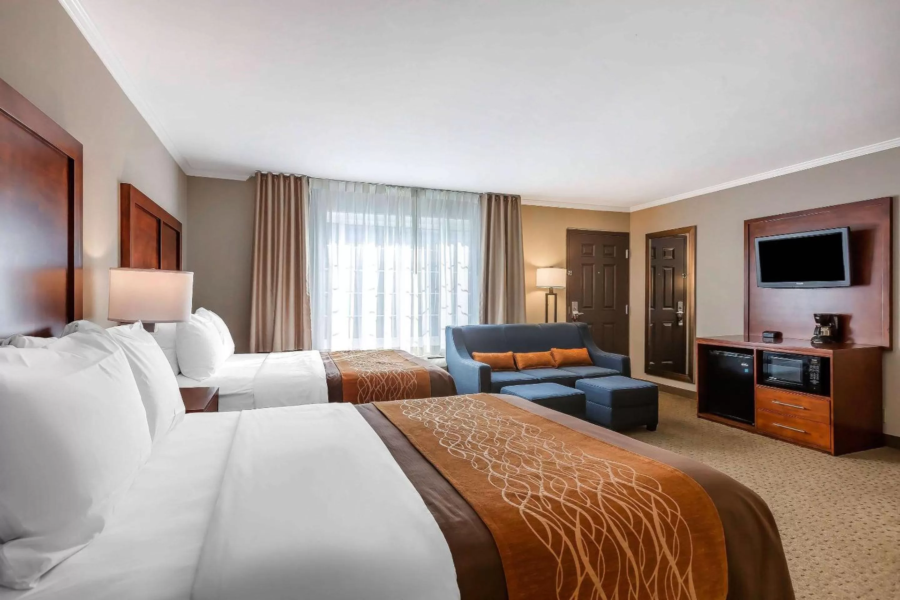 Family Room, 2 Queen Beds and Sofa Bed, Non Smoking in Comfort Inn Santa Monica - West Los Angeles