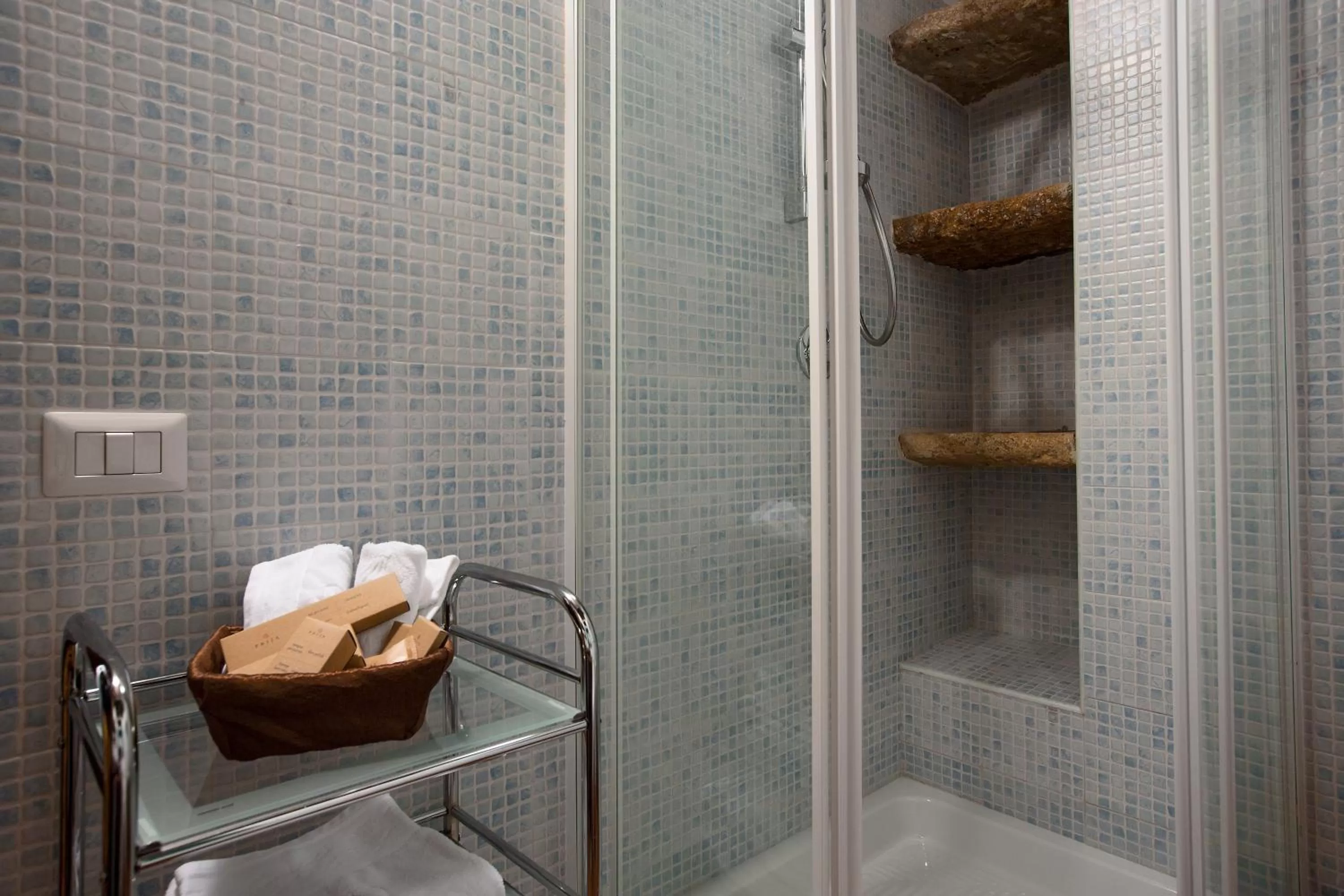 Shower in B&B Charme Sa Pardina