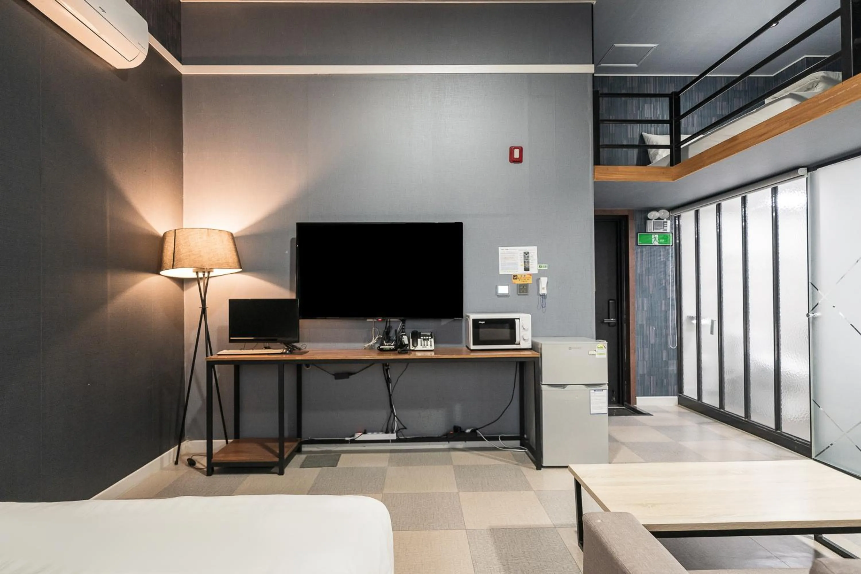 TV and multimedia, Bed in Malu Hotel Suwon